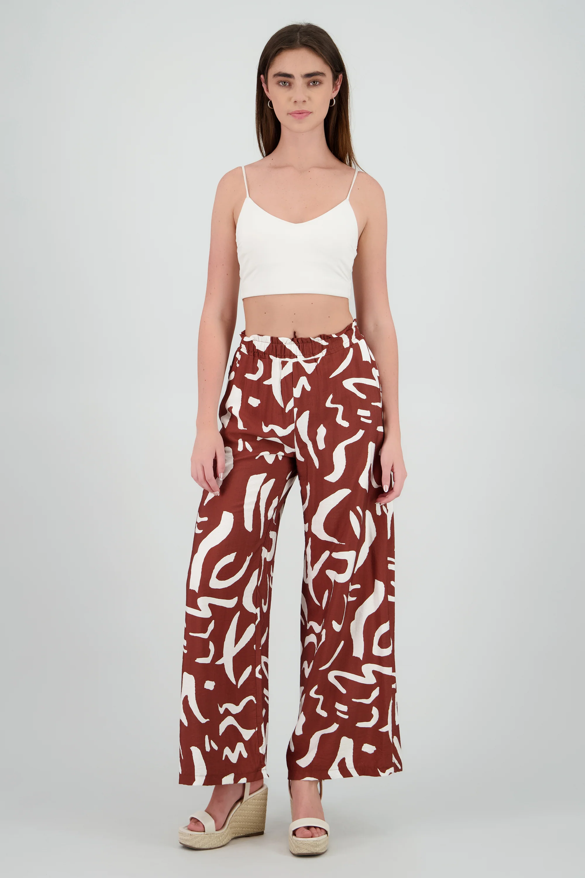 Pantalon amplio detalle resorte estampado