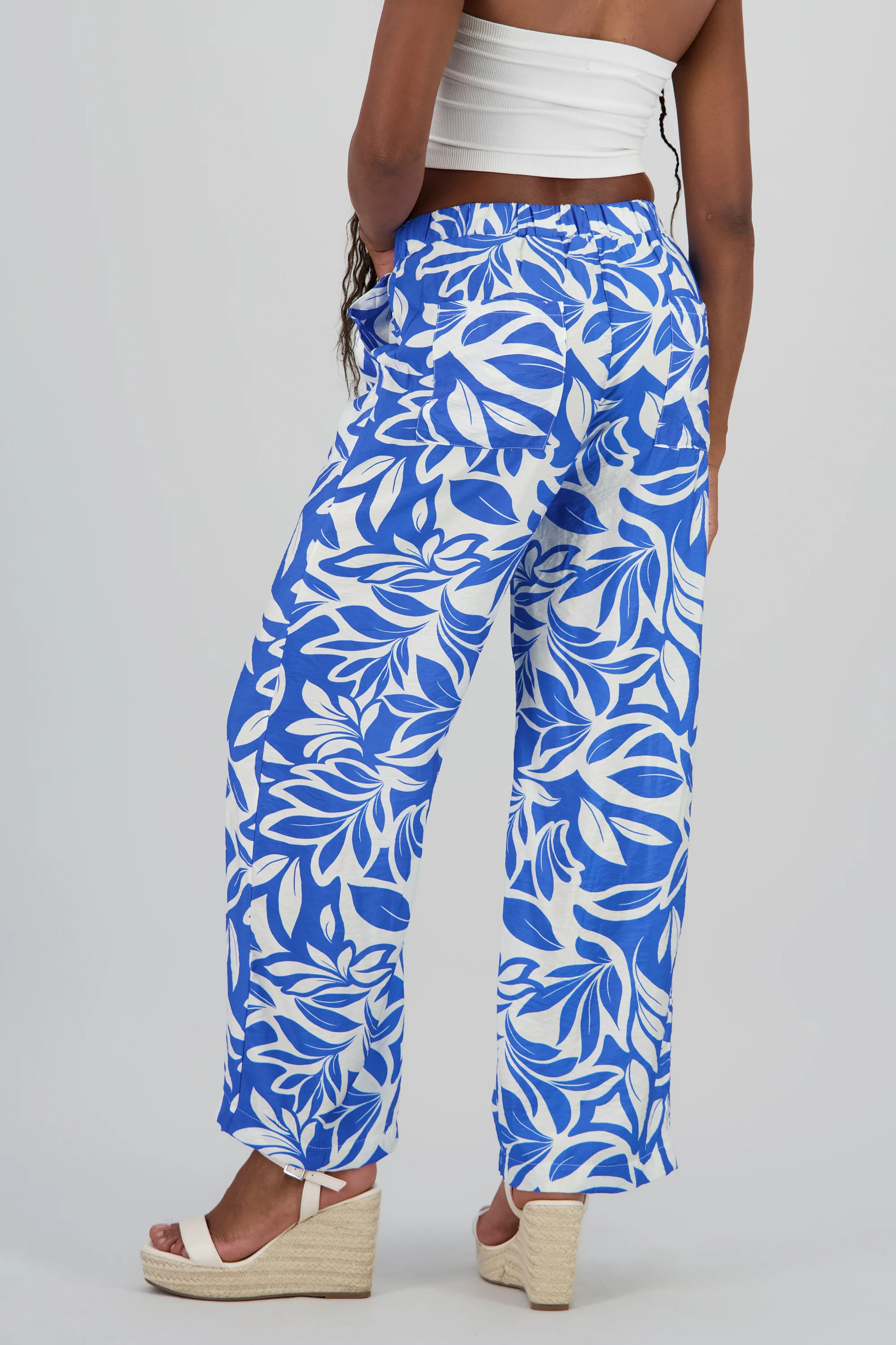Pantalon amplio estampado flores - Image 4
