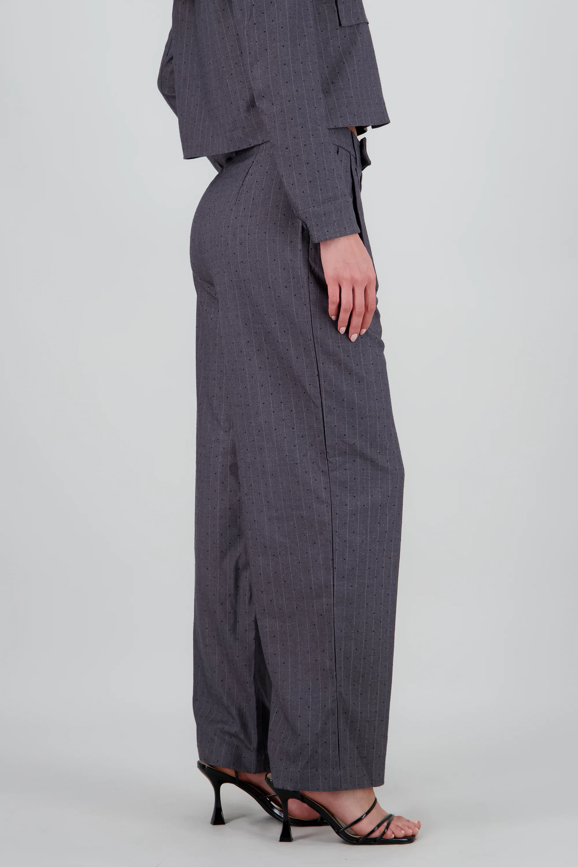 Pantalon amplio liso detalle tela - Image 3