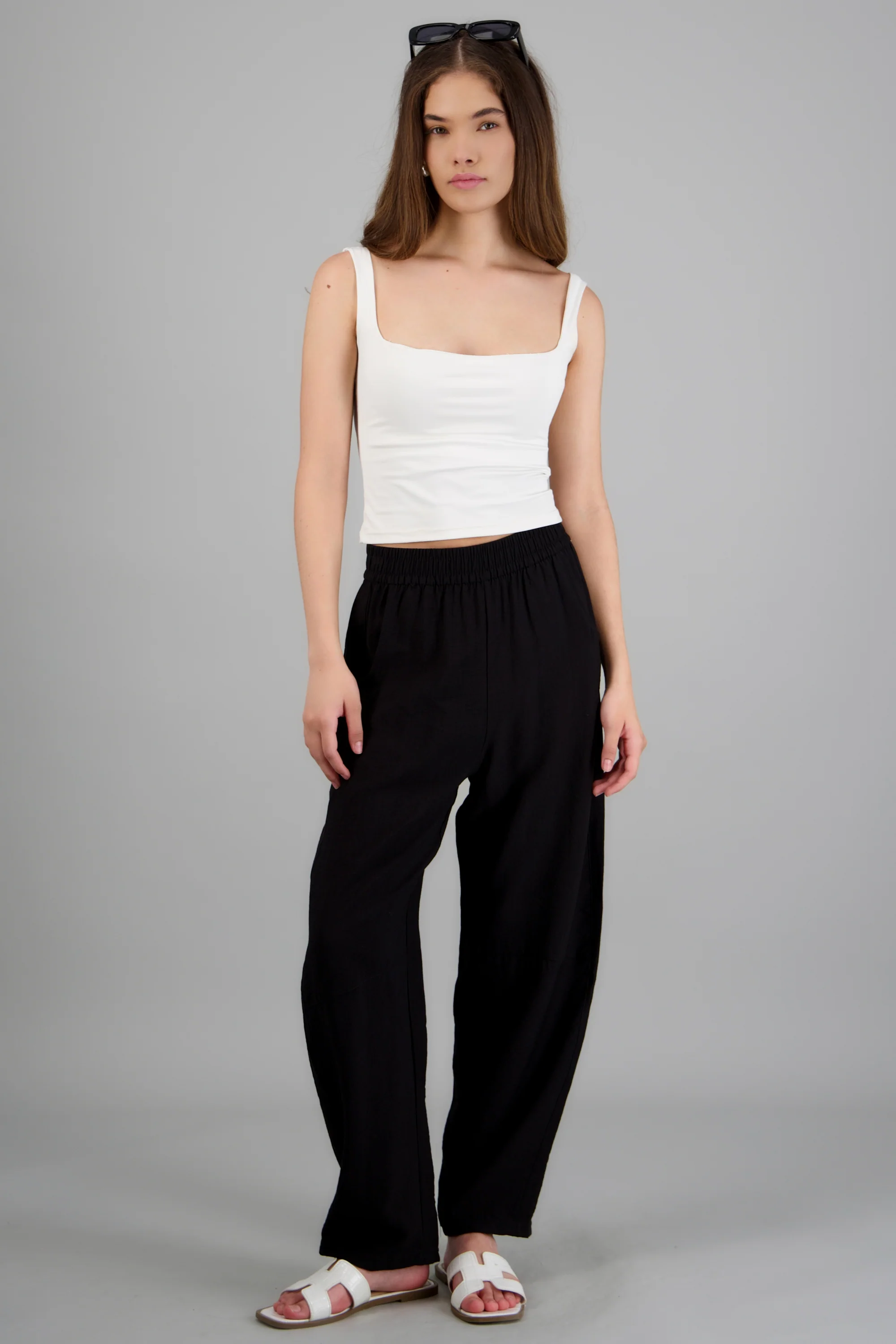 Pantalón con bolsas y resorte liso