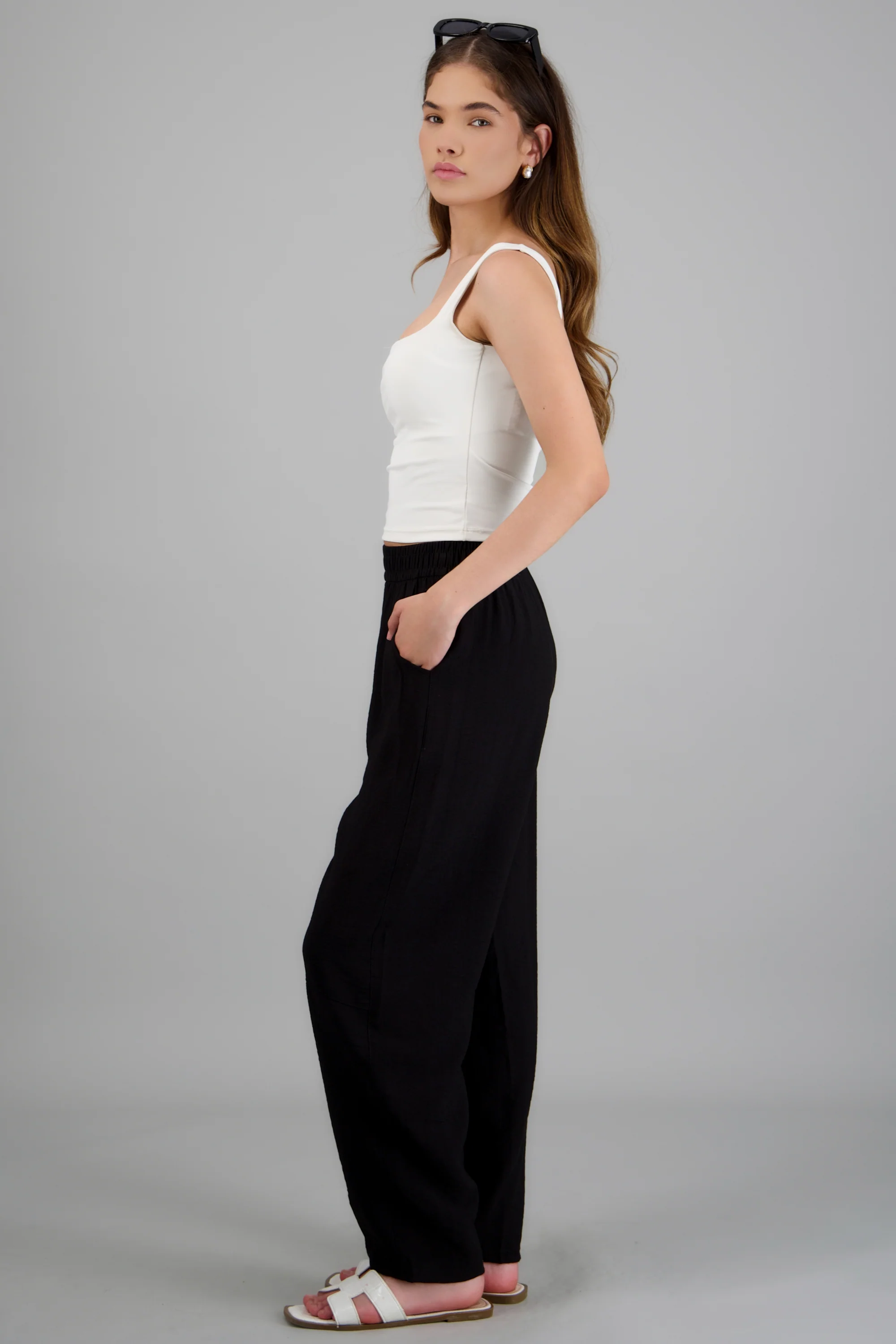 Pantalón con bolsas y resorte liso - Image 3