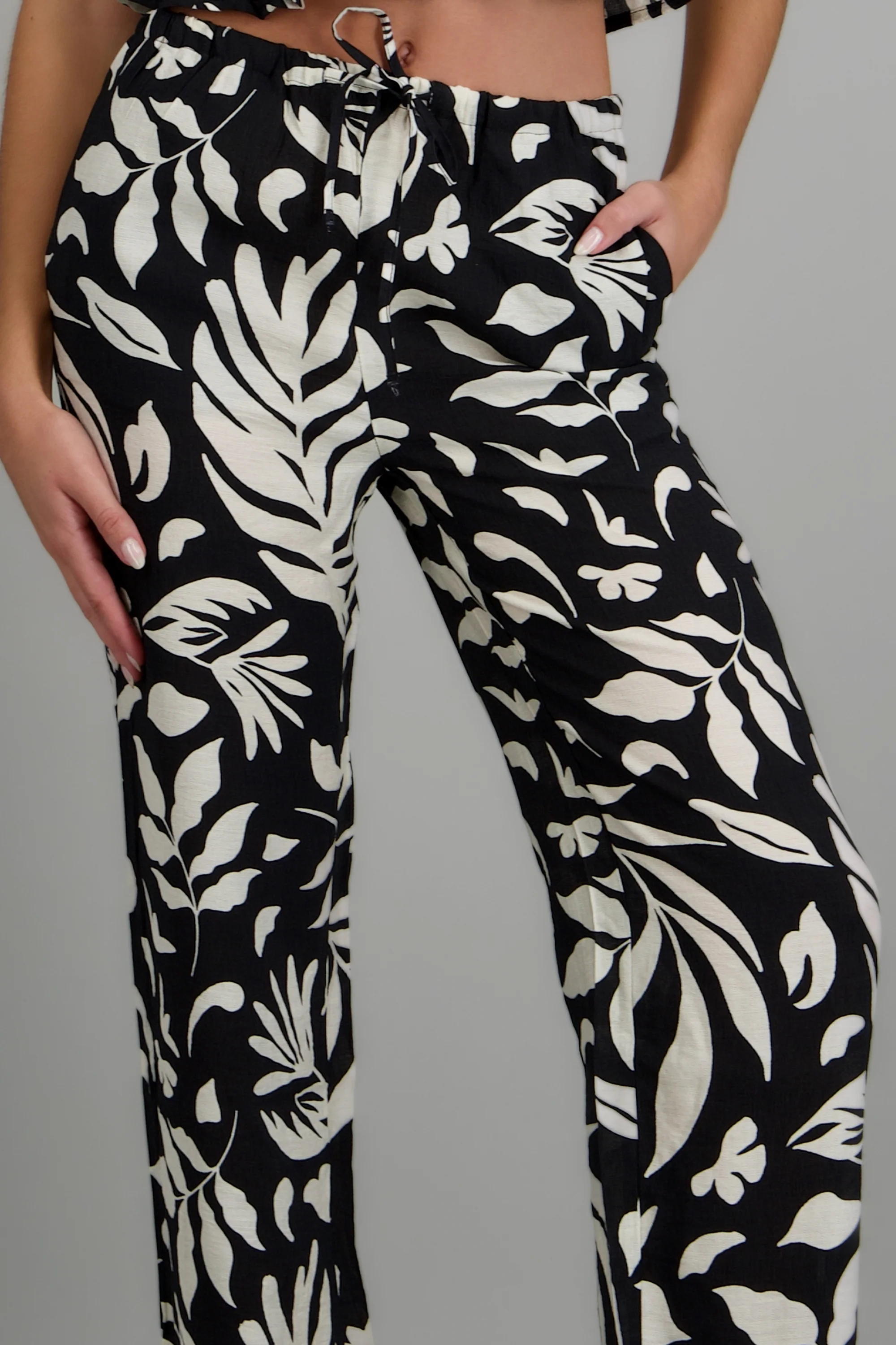 Pantalón con jareta estampado - Image 5