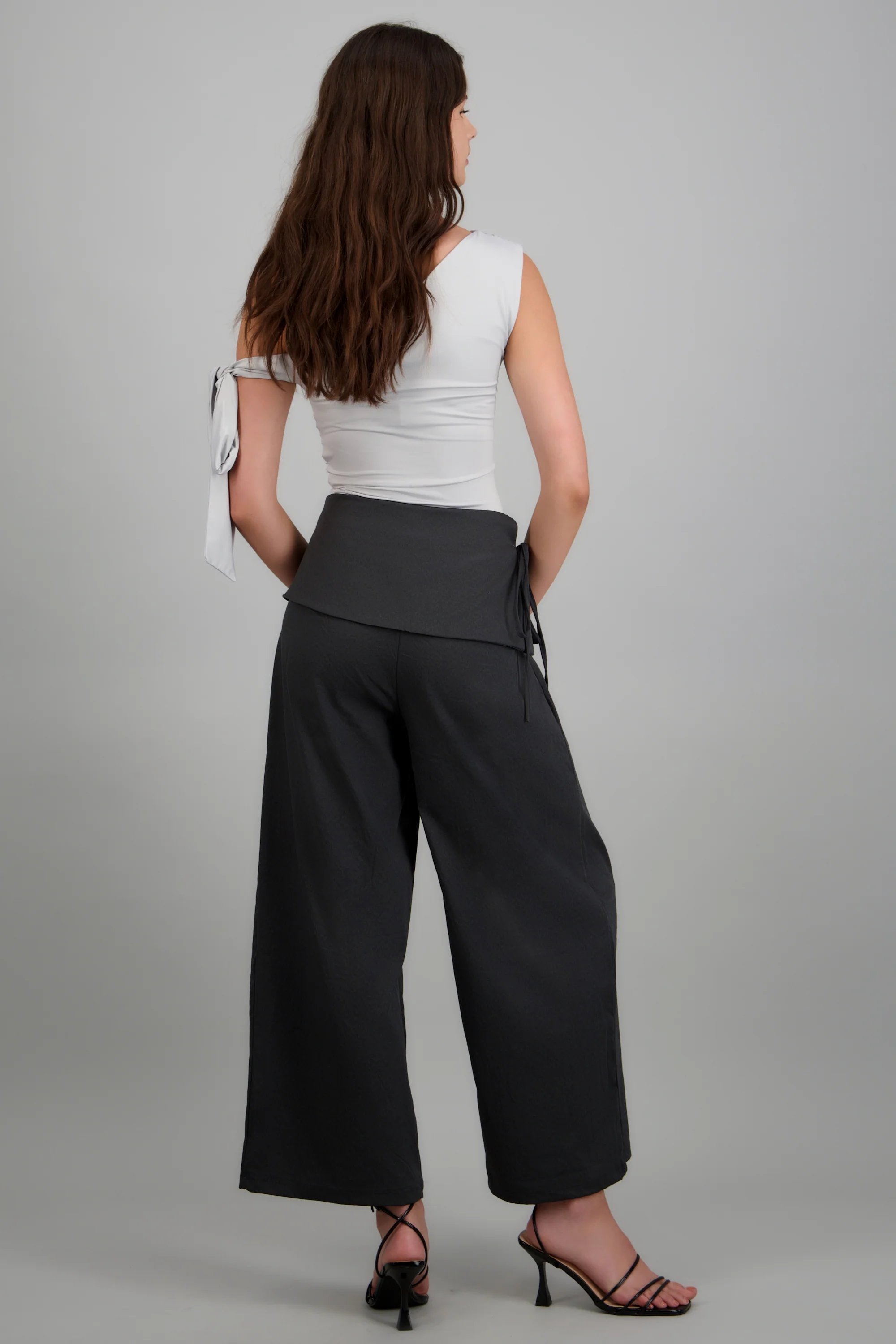 Pantalón con mini falda - Image 4