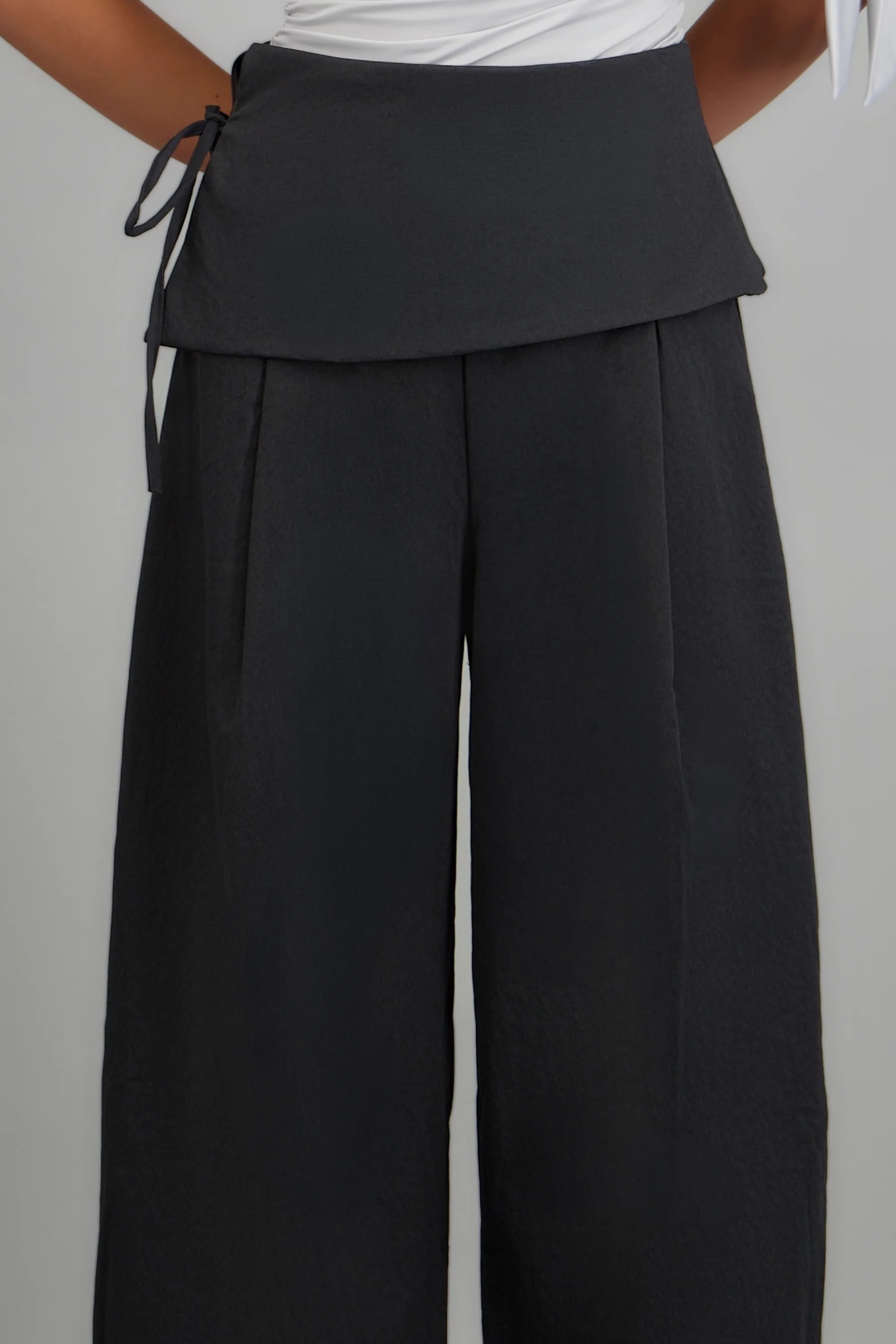 Pantalón con mini falda - Image 5