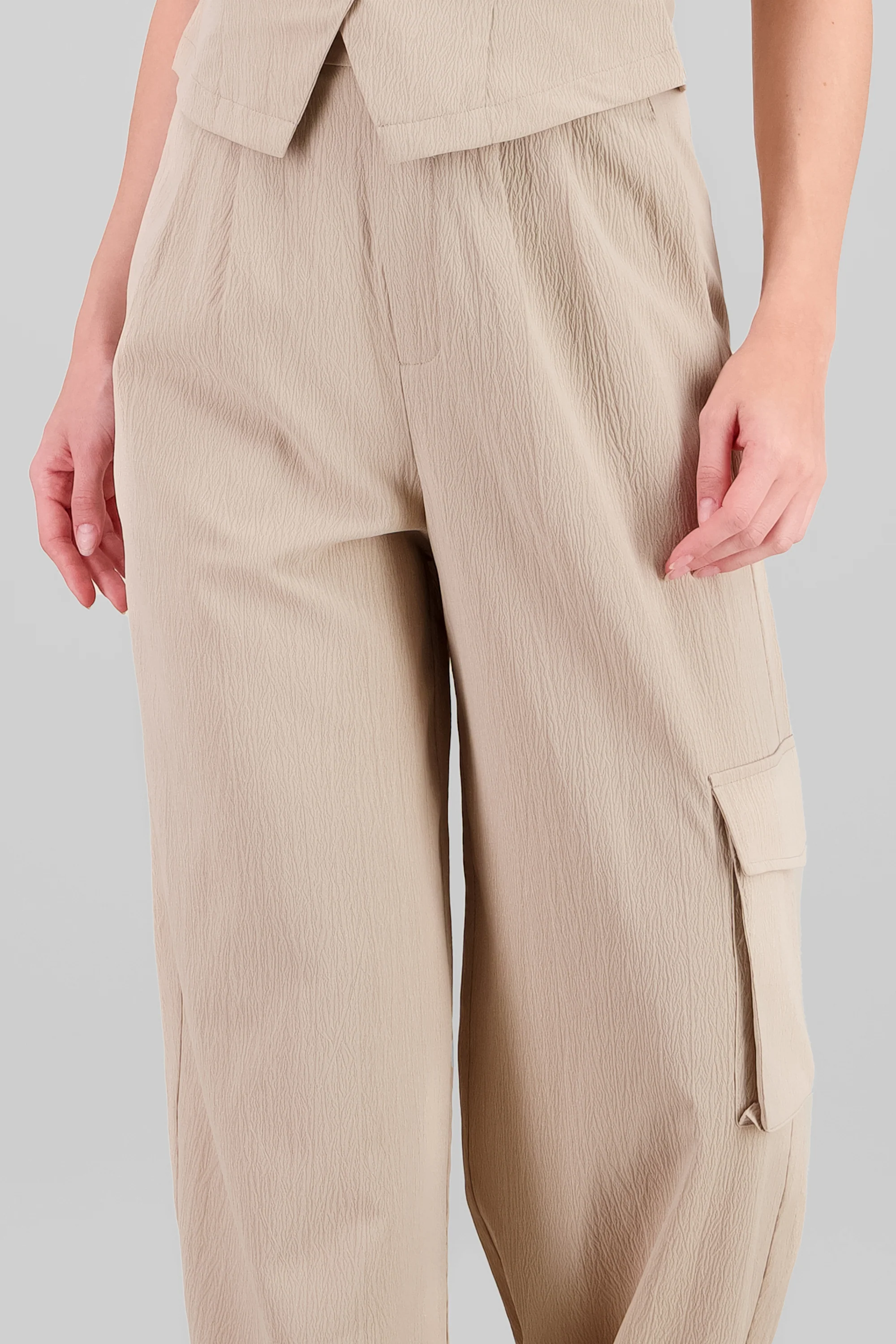 Pantalon de vestir con bolsa cargo - Image 5