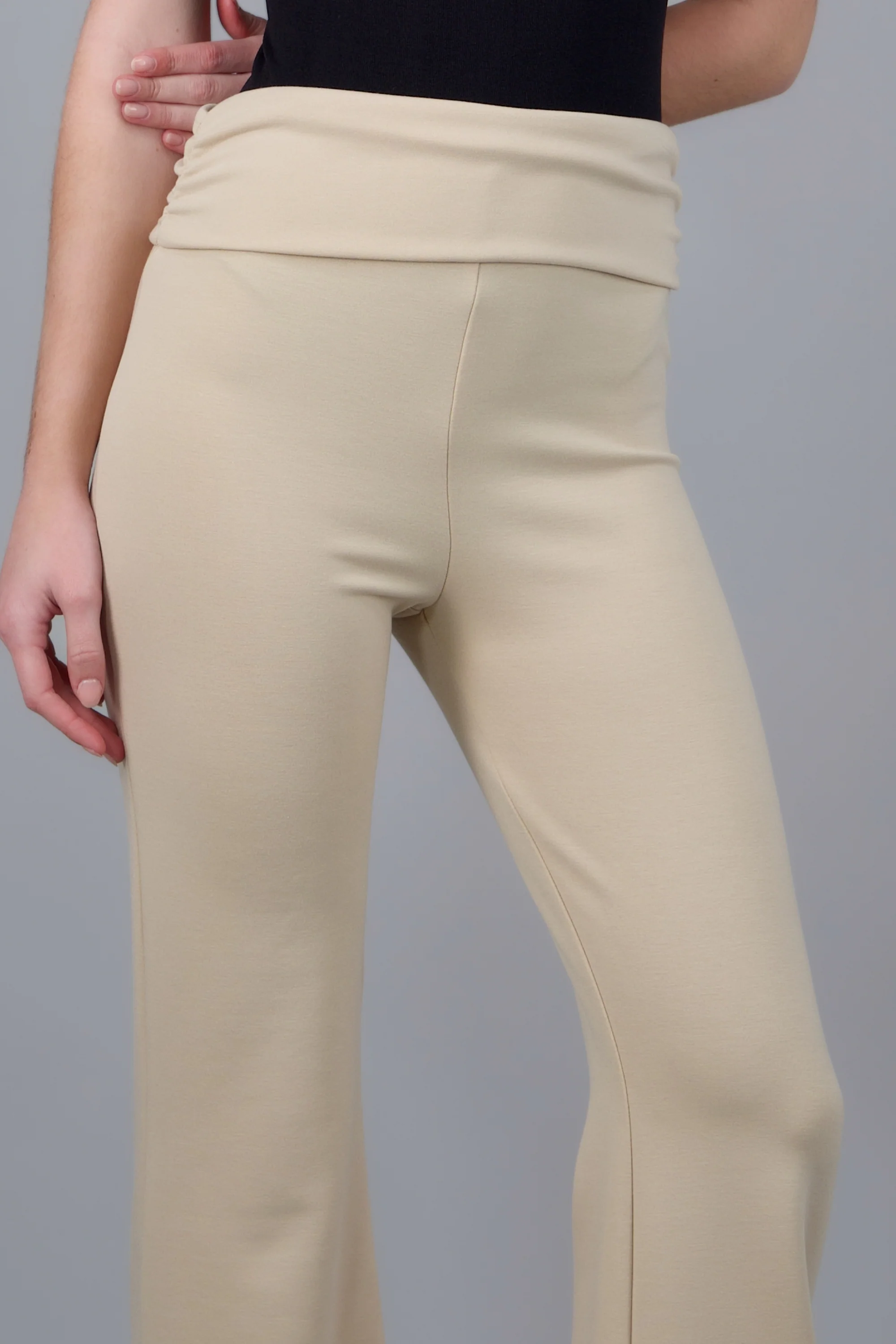 Pantalón flare detalle cintura - Image 5