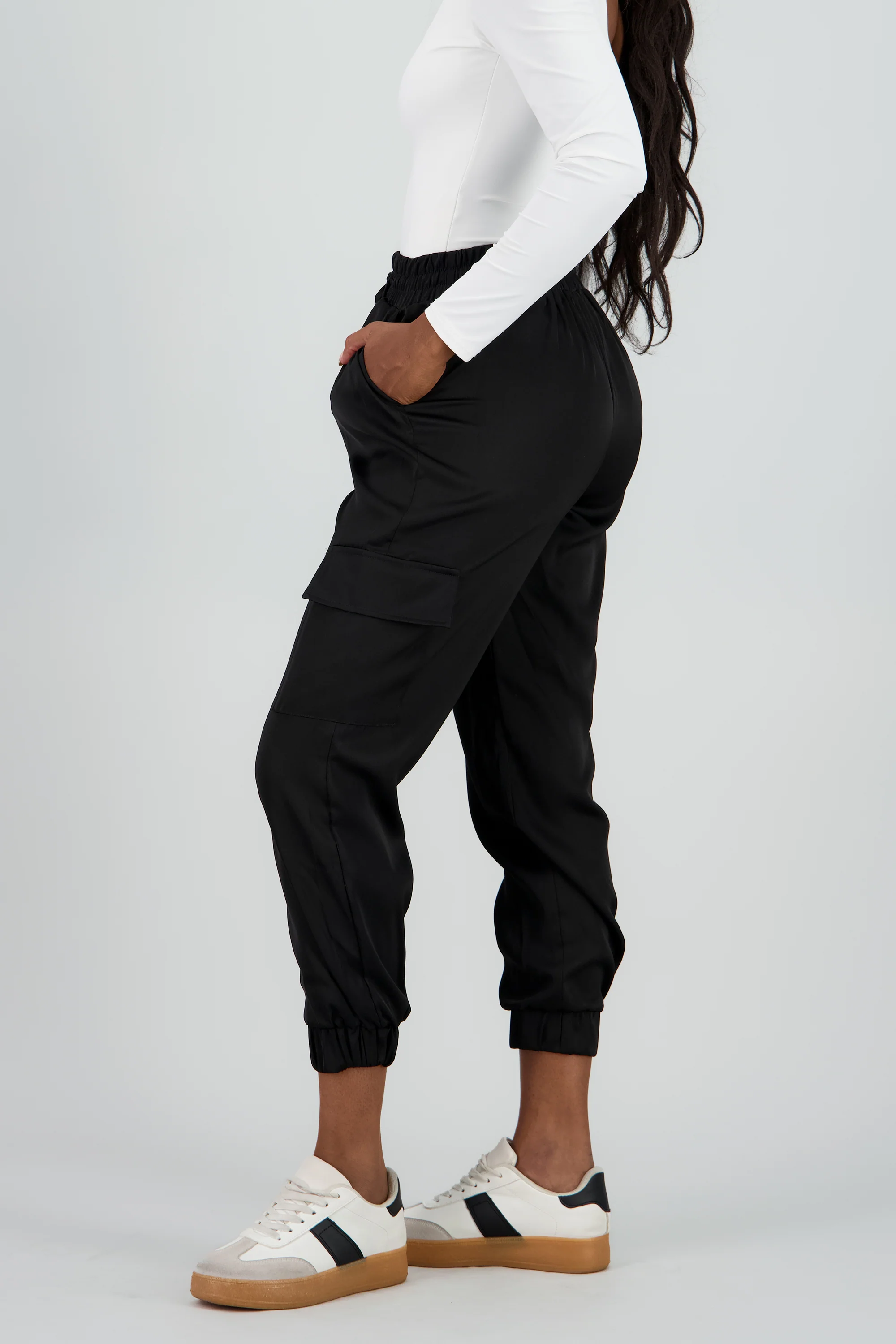 Pantalon jogger bolsas cargo - Image 3