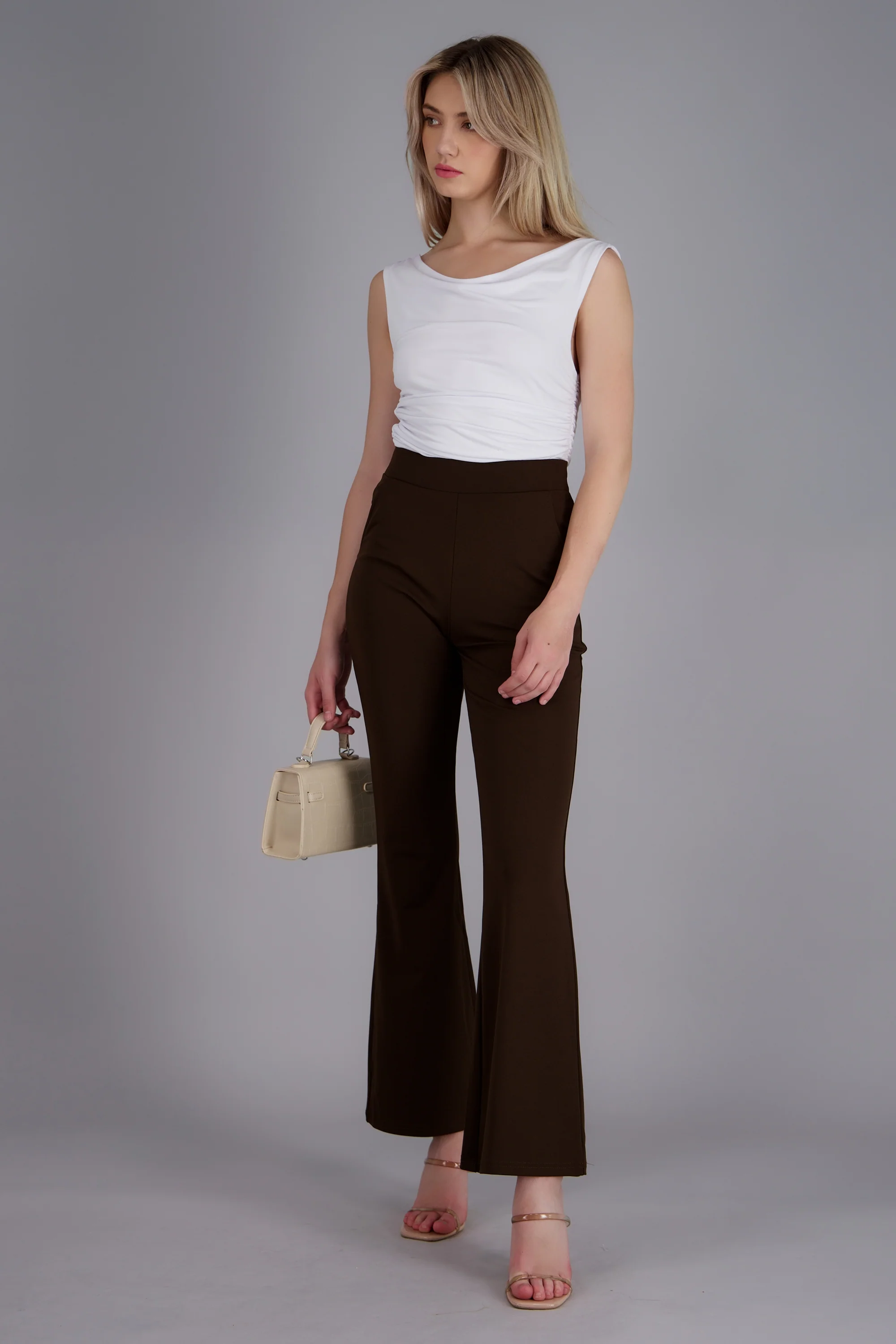 Pantalon liso acampanado - Image 3