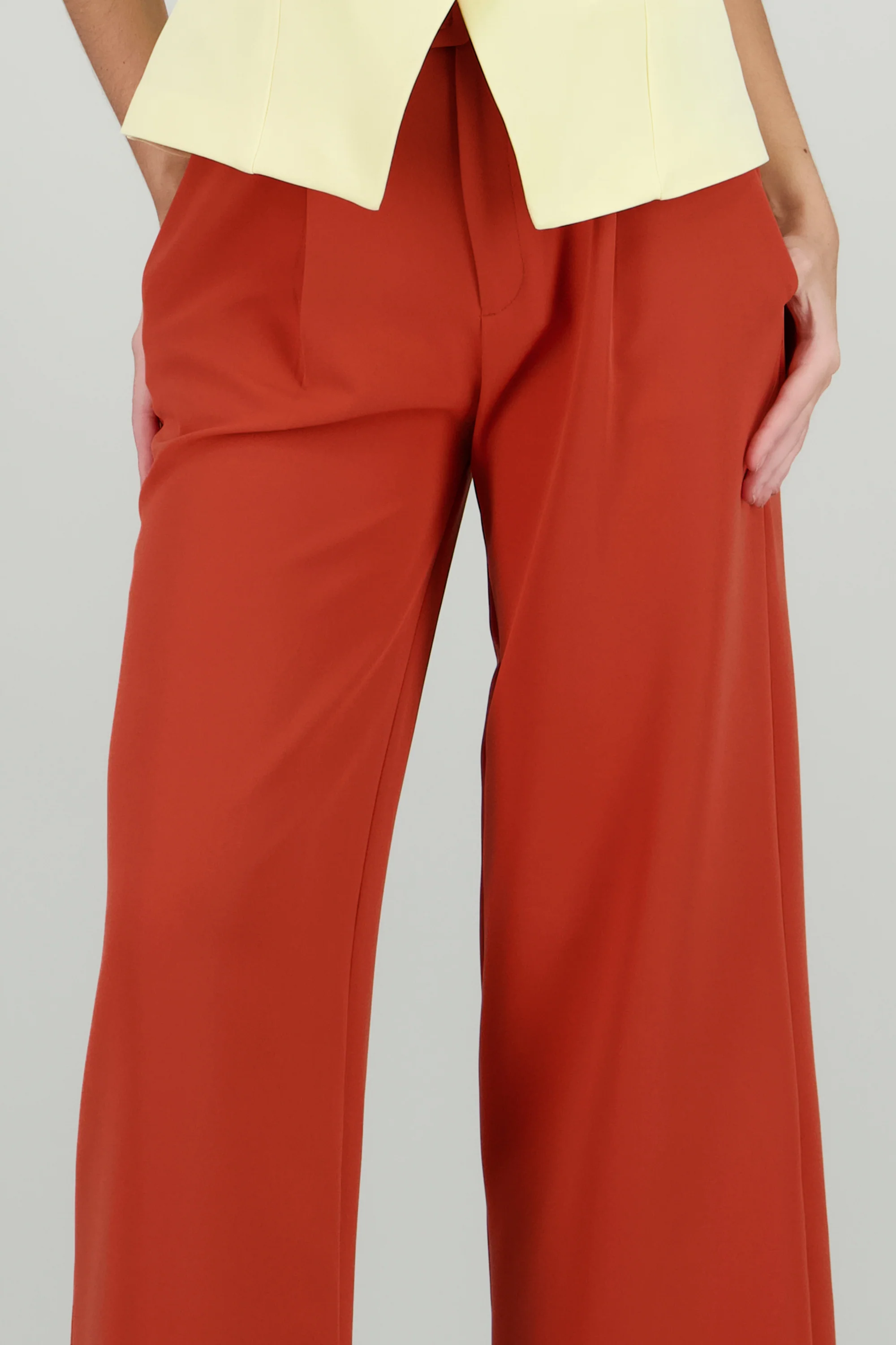Pantalón liso cinturón - Image 5