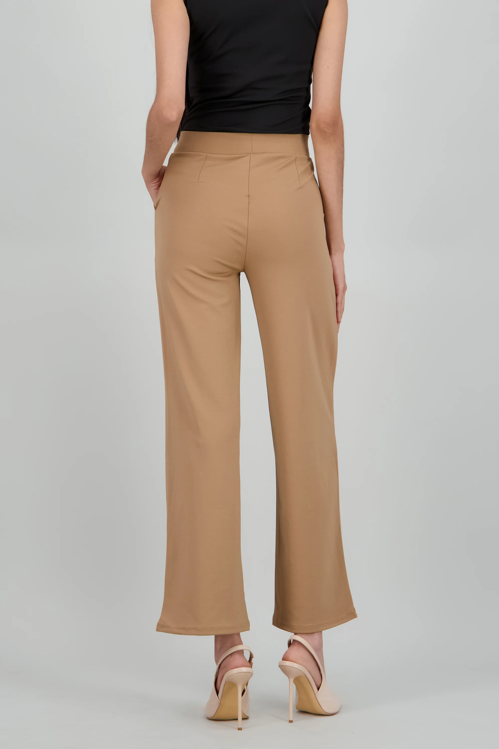 Pantalon liso con bolsas - Image 4