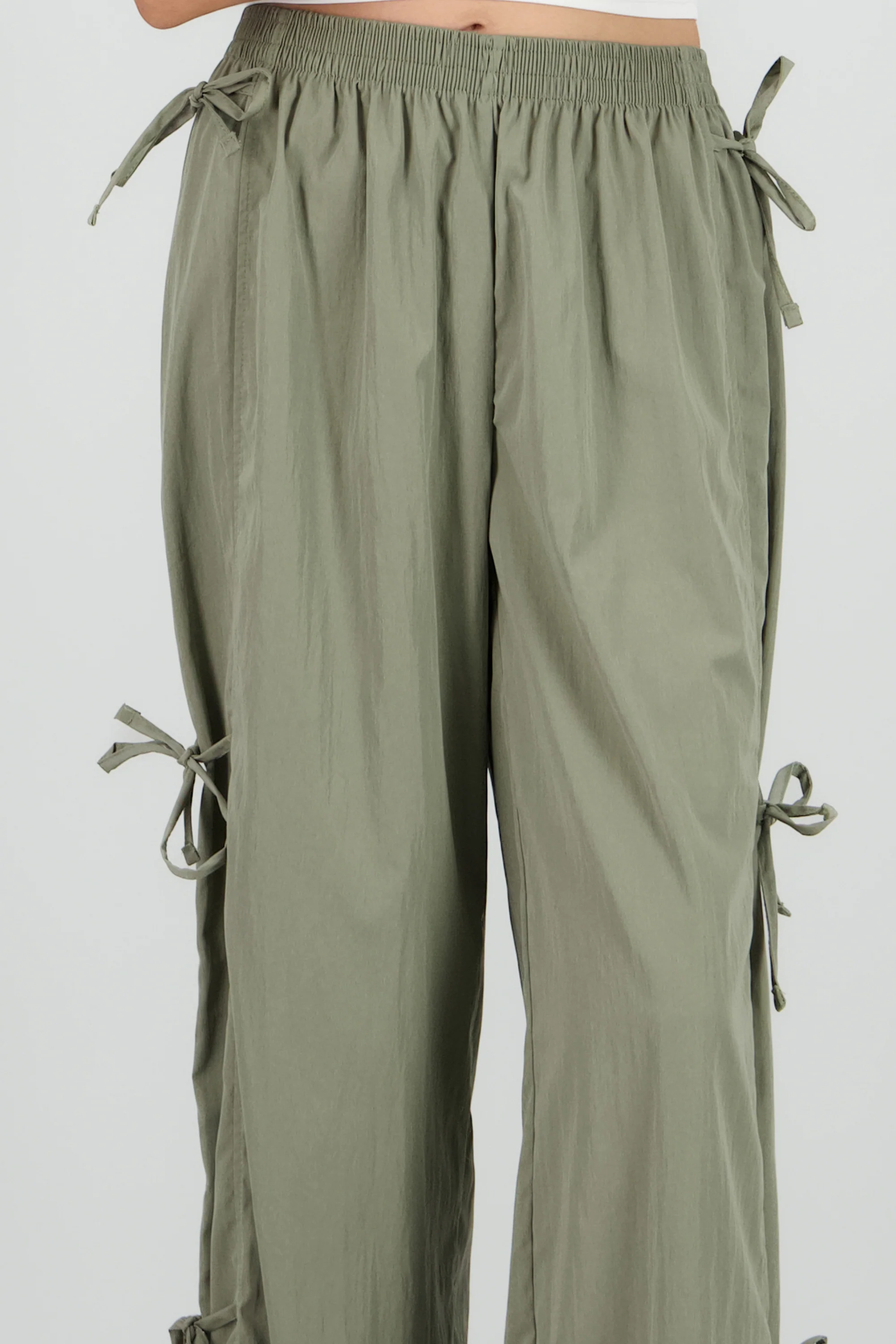 Pantalon liso detalle moños en costados - Image 5