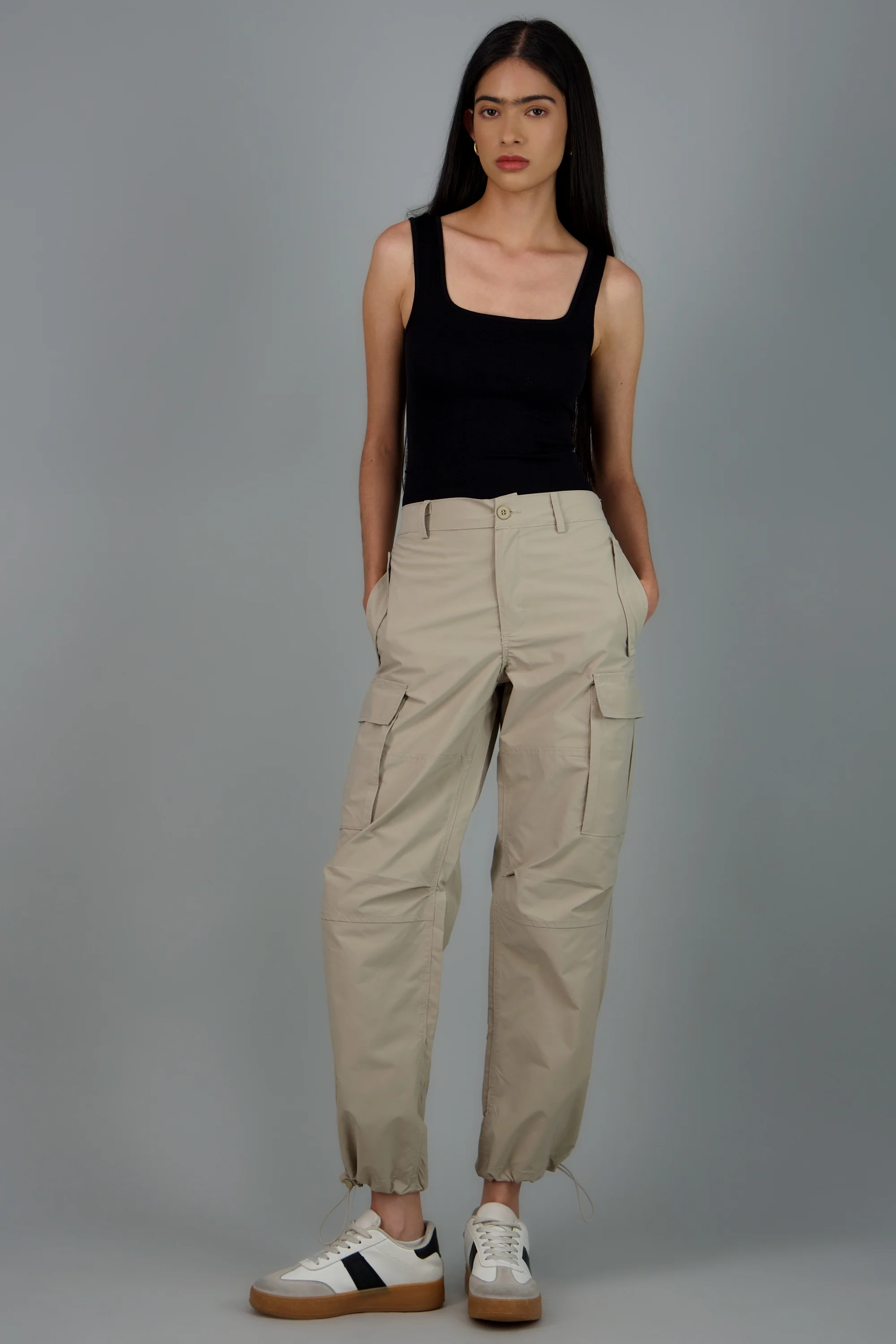 Pantalon parachute liso - Image 4