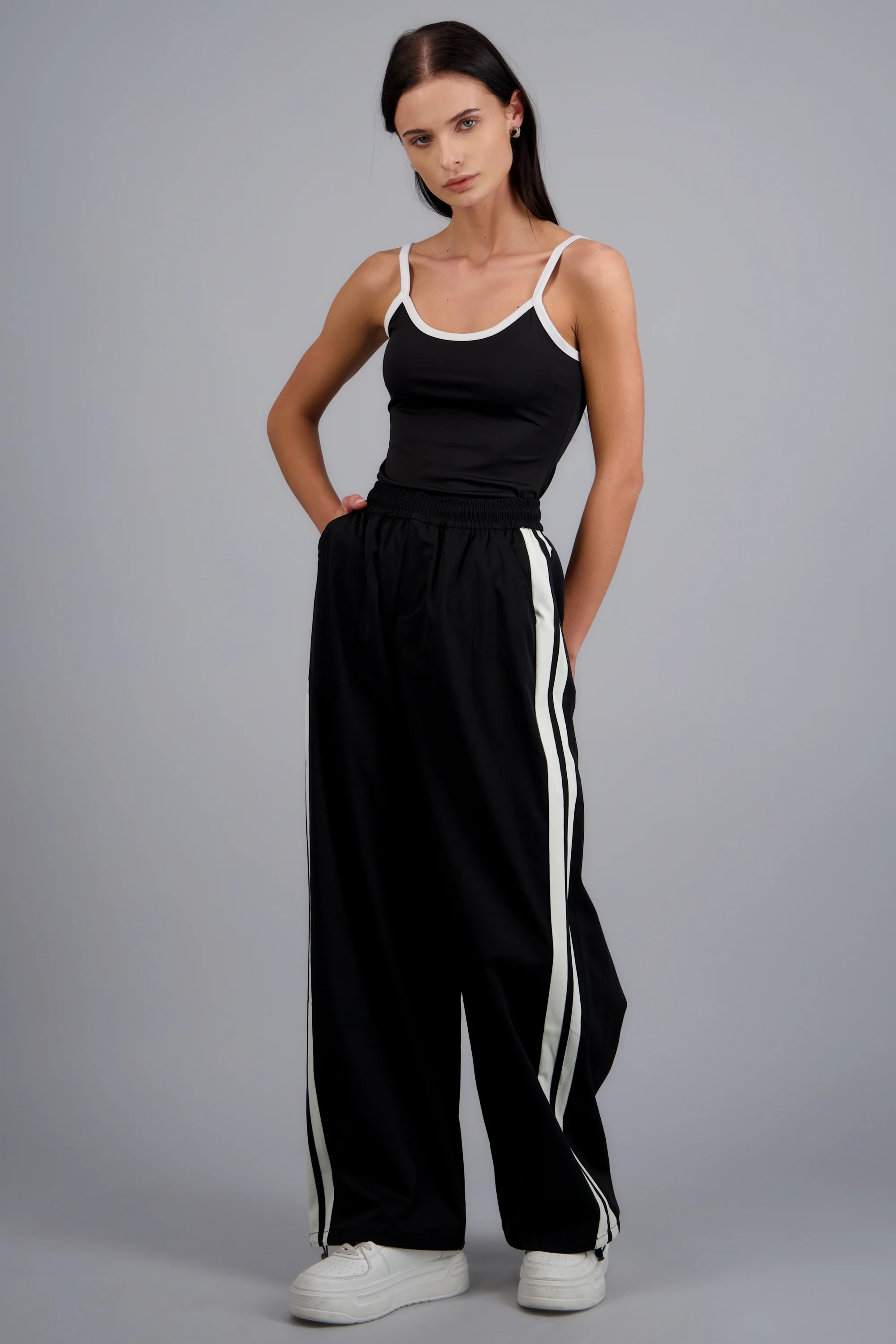 Pantalon rayas en costados - Image 3