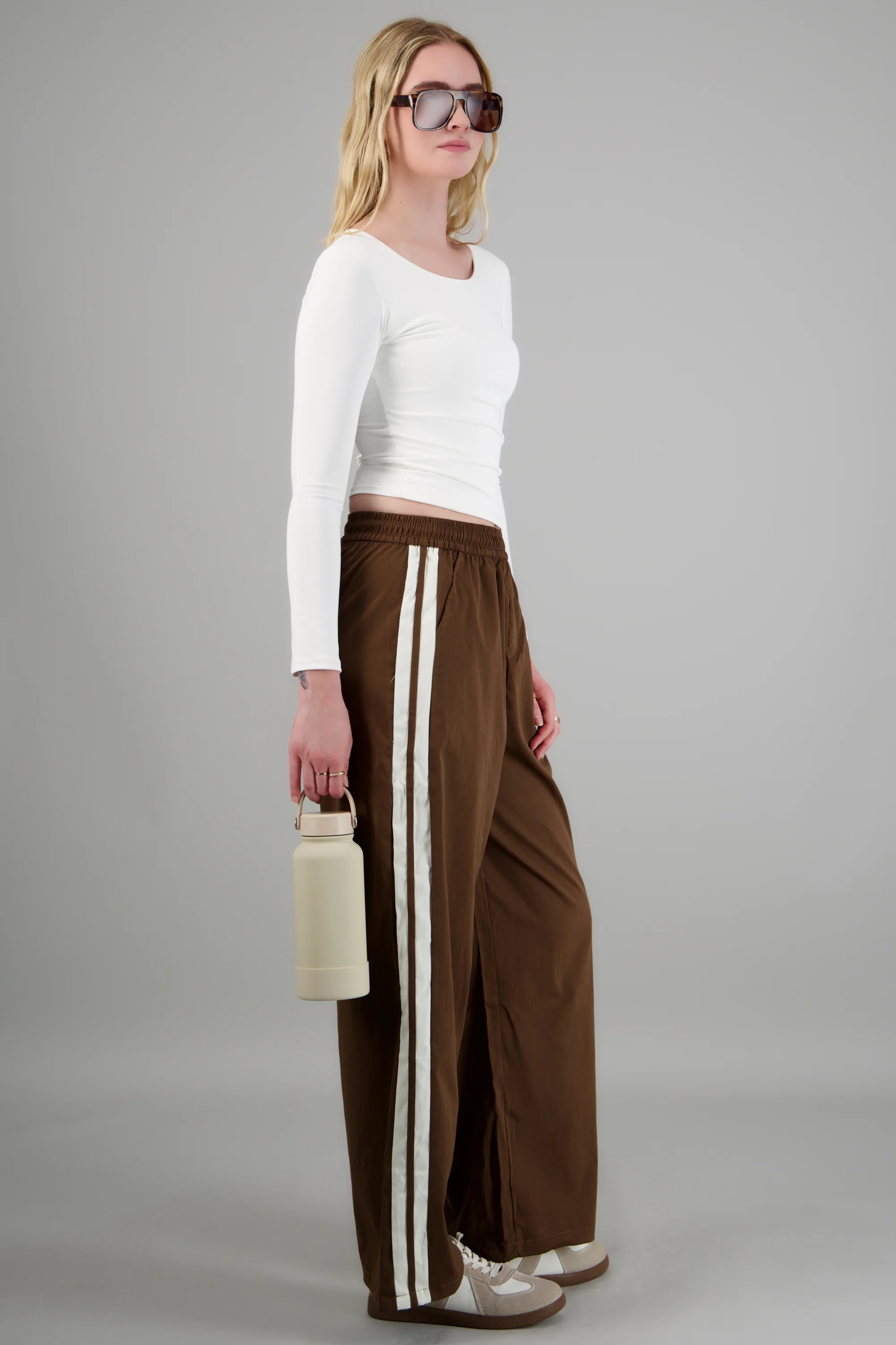 Pantalon rayas en costados - Image 3