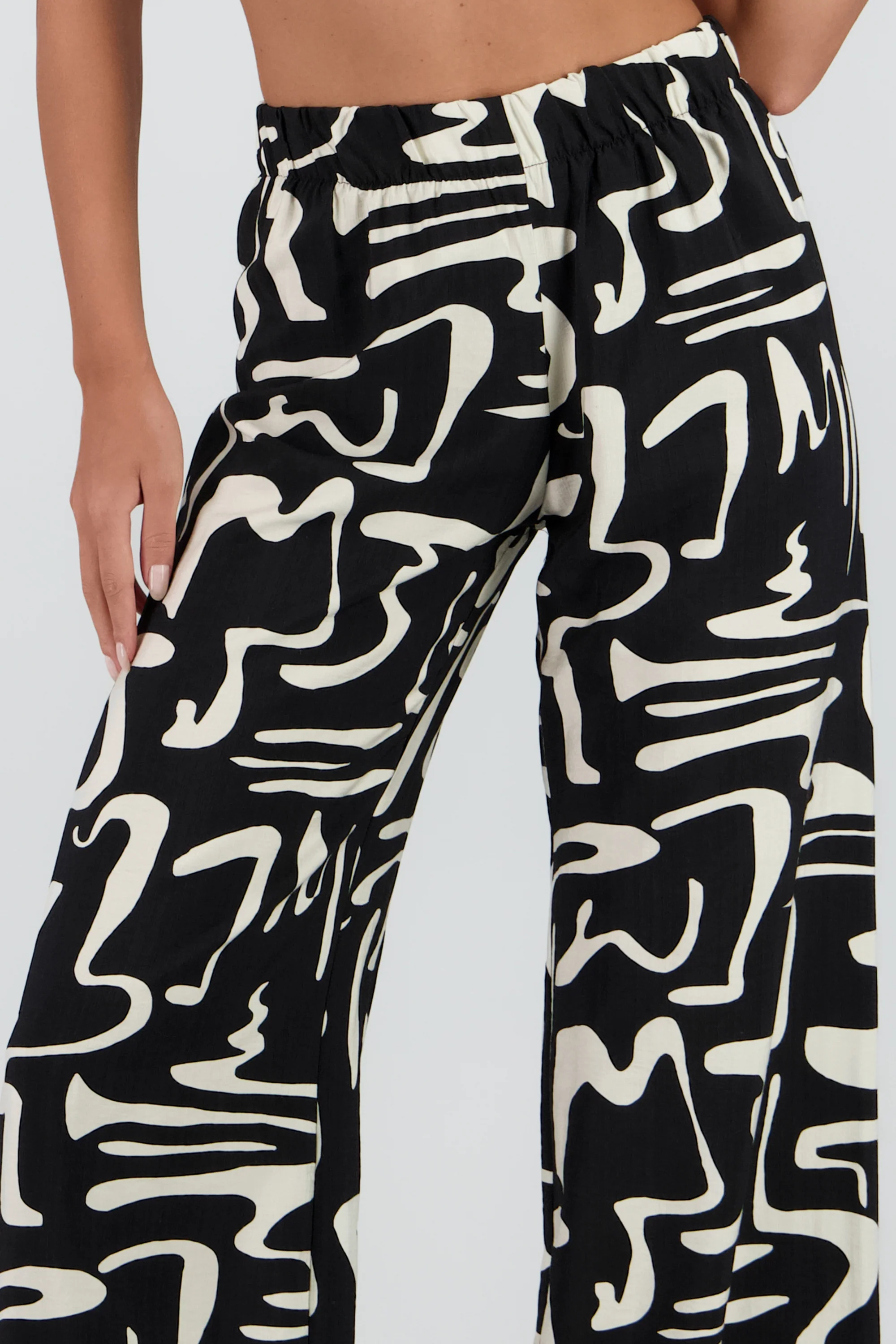 Pantalon wide leg estampado abstracto - Image 5