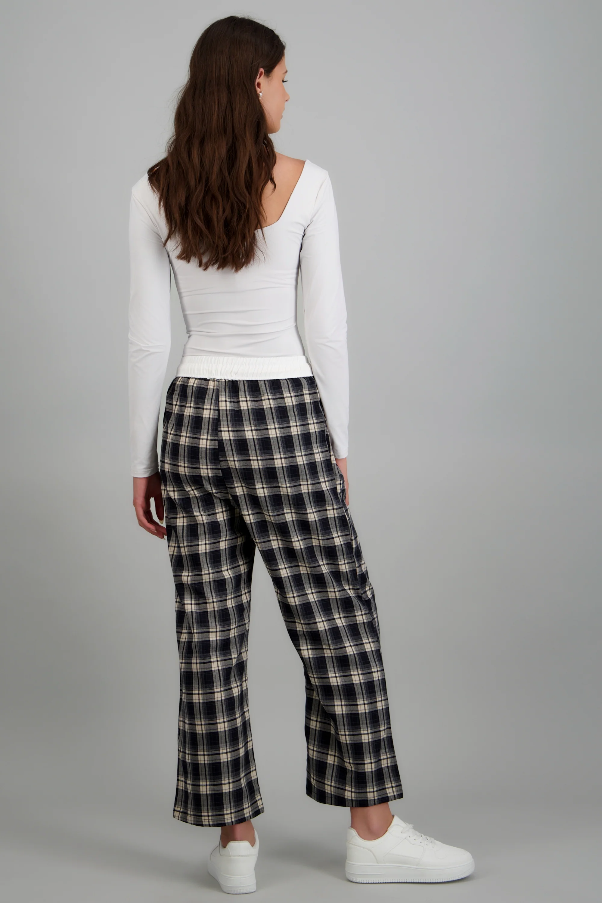 Pantalones cuadrados y jareta encaje - Image 3