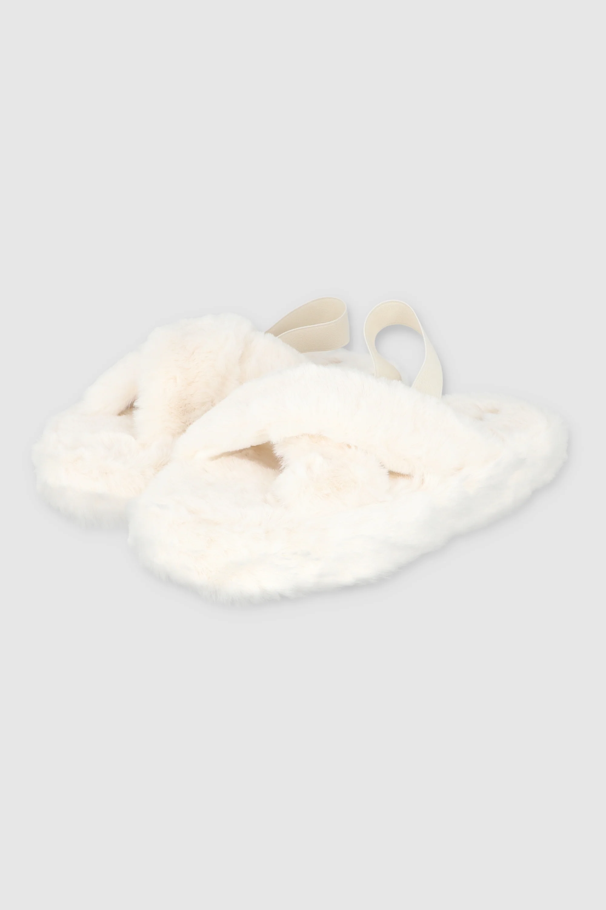 Pantufla cozy cruzada slingback