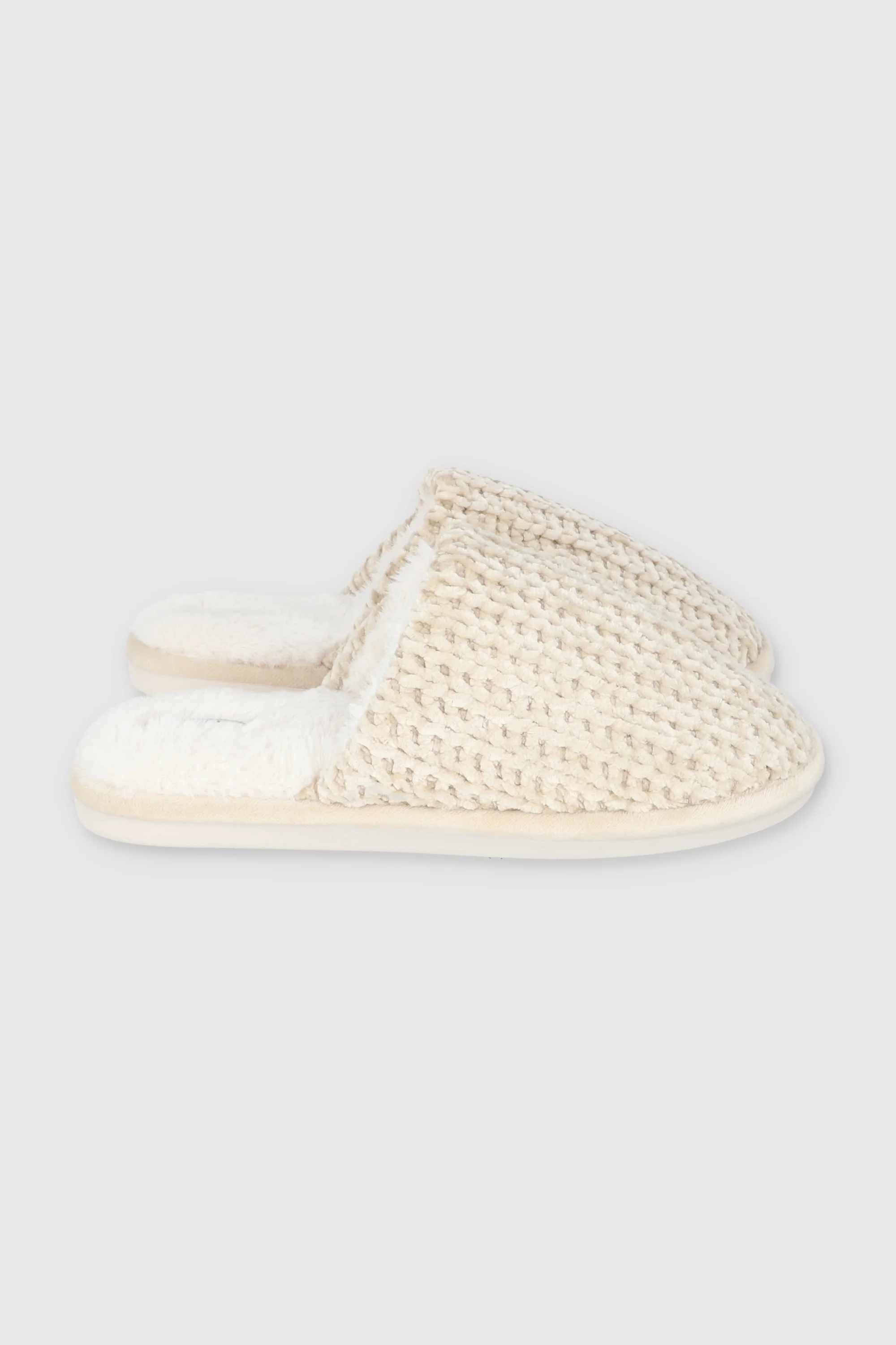 Pantufla mula tejida - Image 3