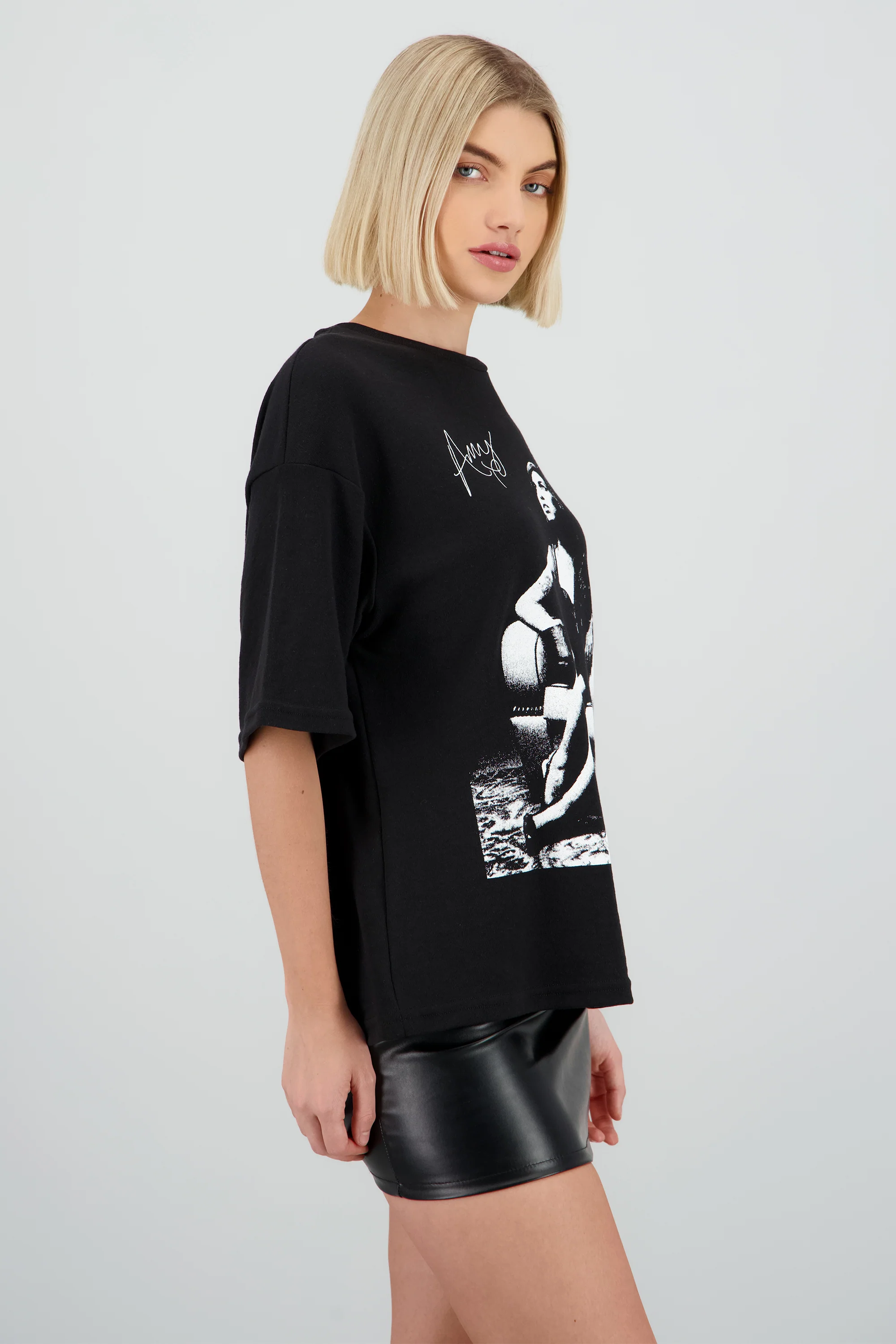 Playera Amy Winehouse B&W - Image 3
