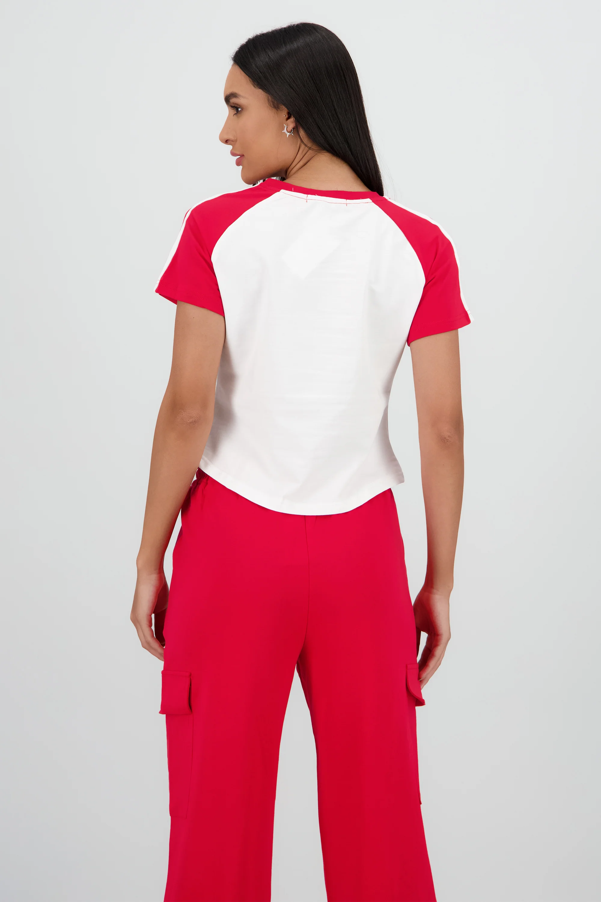 Playera crop detalle estampado contraste mangas - Image 4