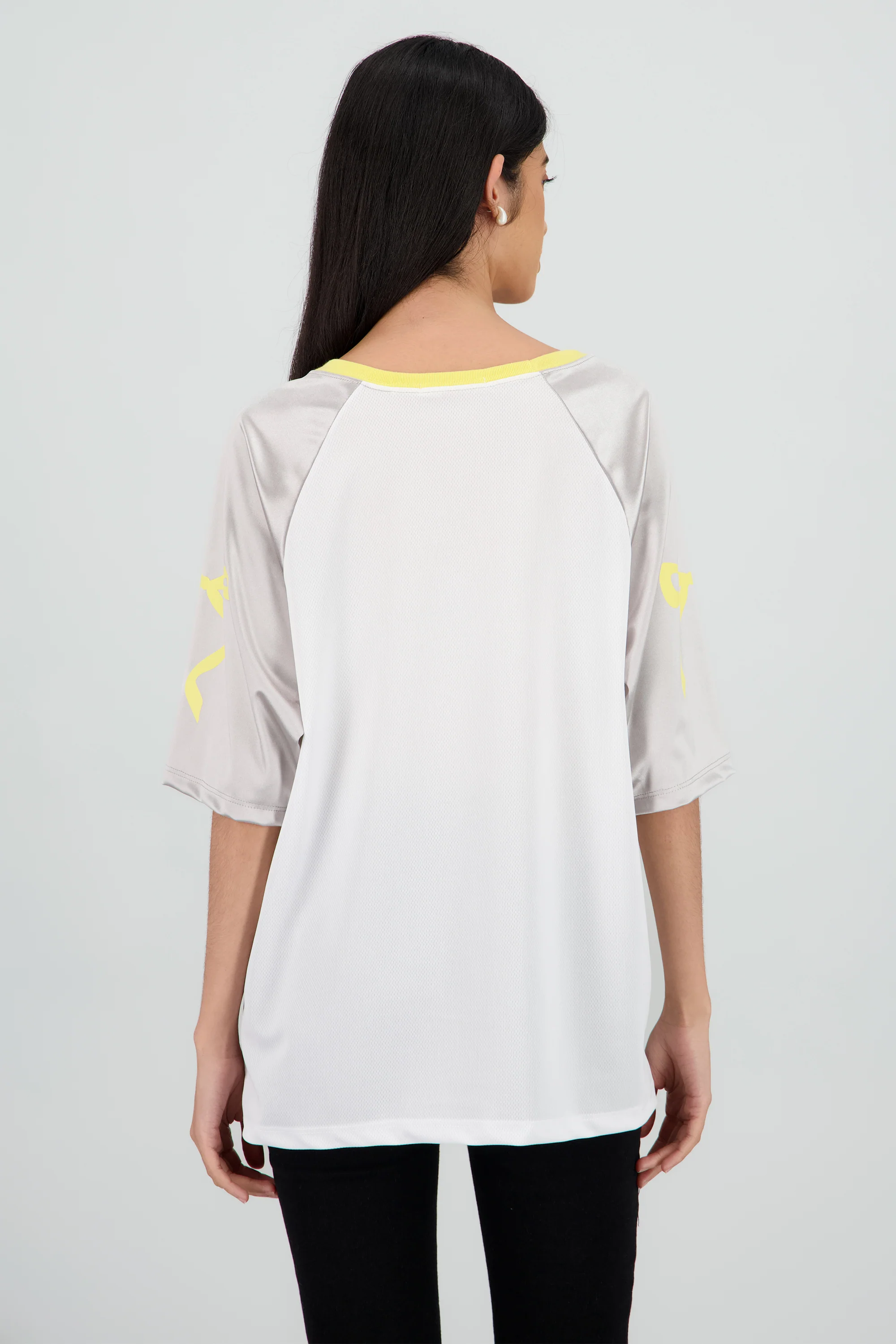 Playera deportiva contraste mangas - Image 4