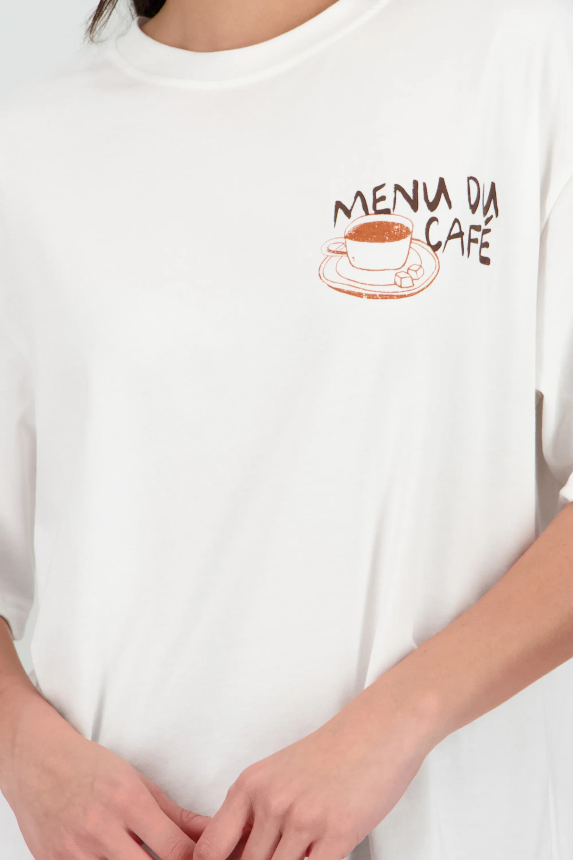 Playera estampada cafe - Image 5