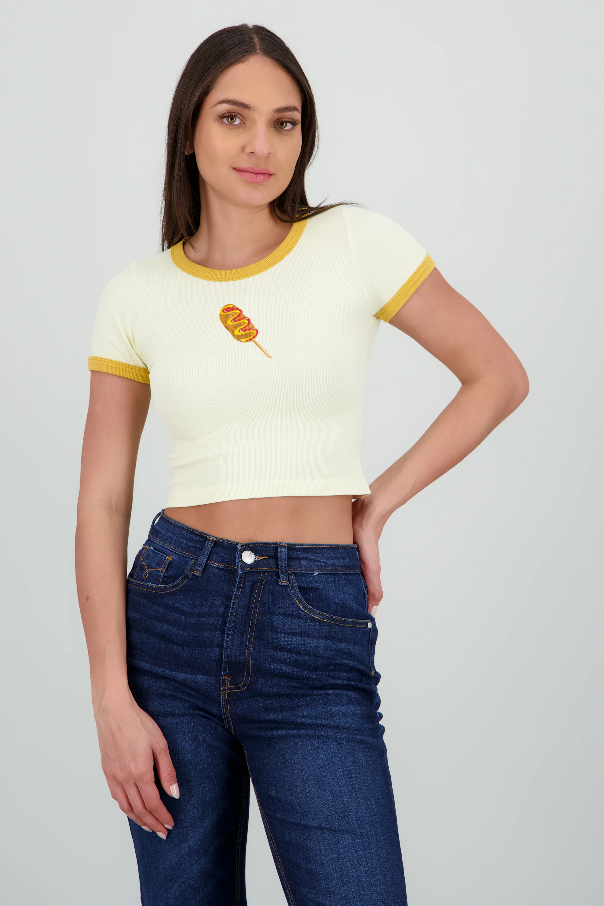 Playera manga corta estampado contraste