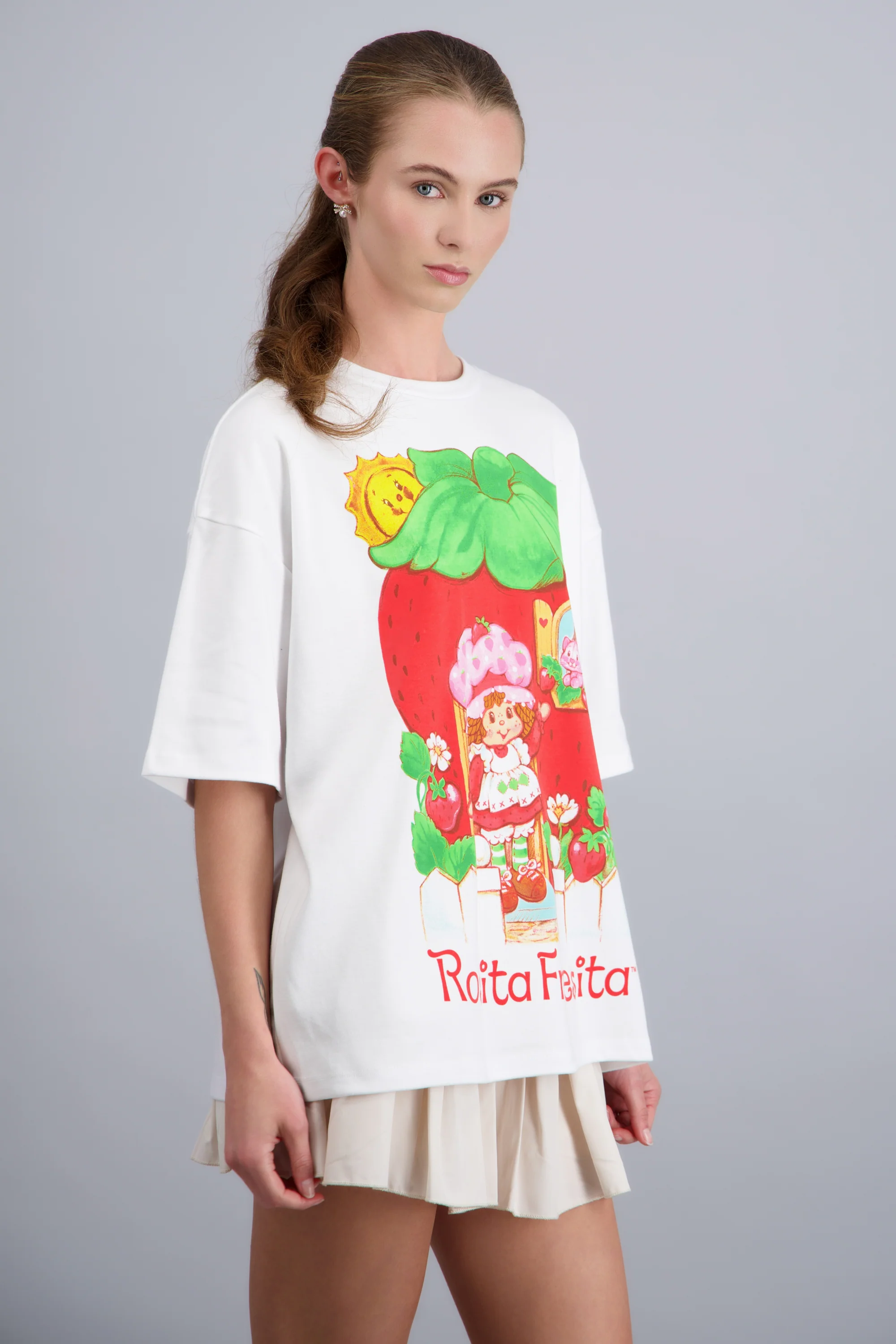 Playera over Rosita fresita casa - Image 3