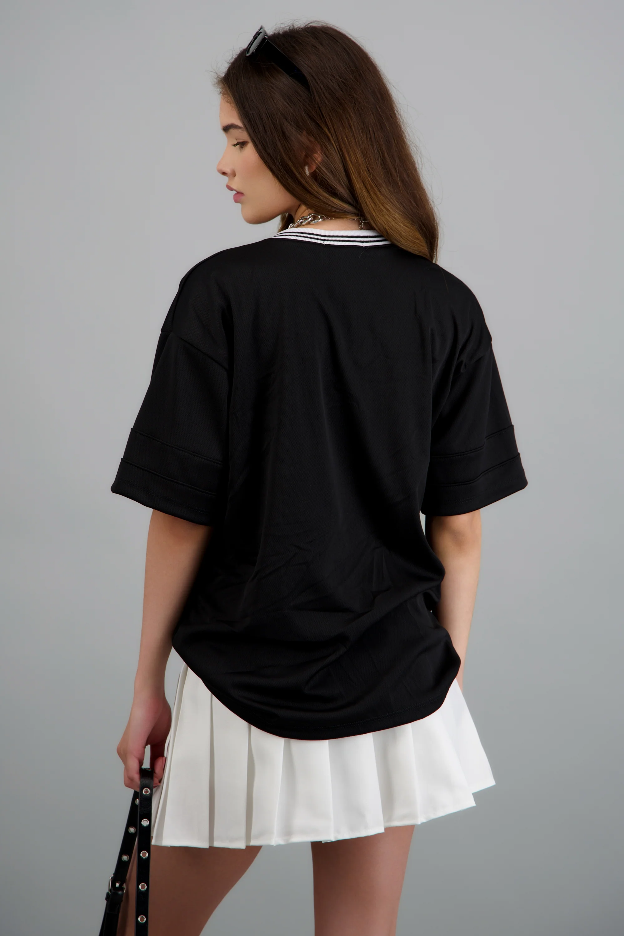 Playera oversized estampado numero - Image 4