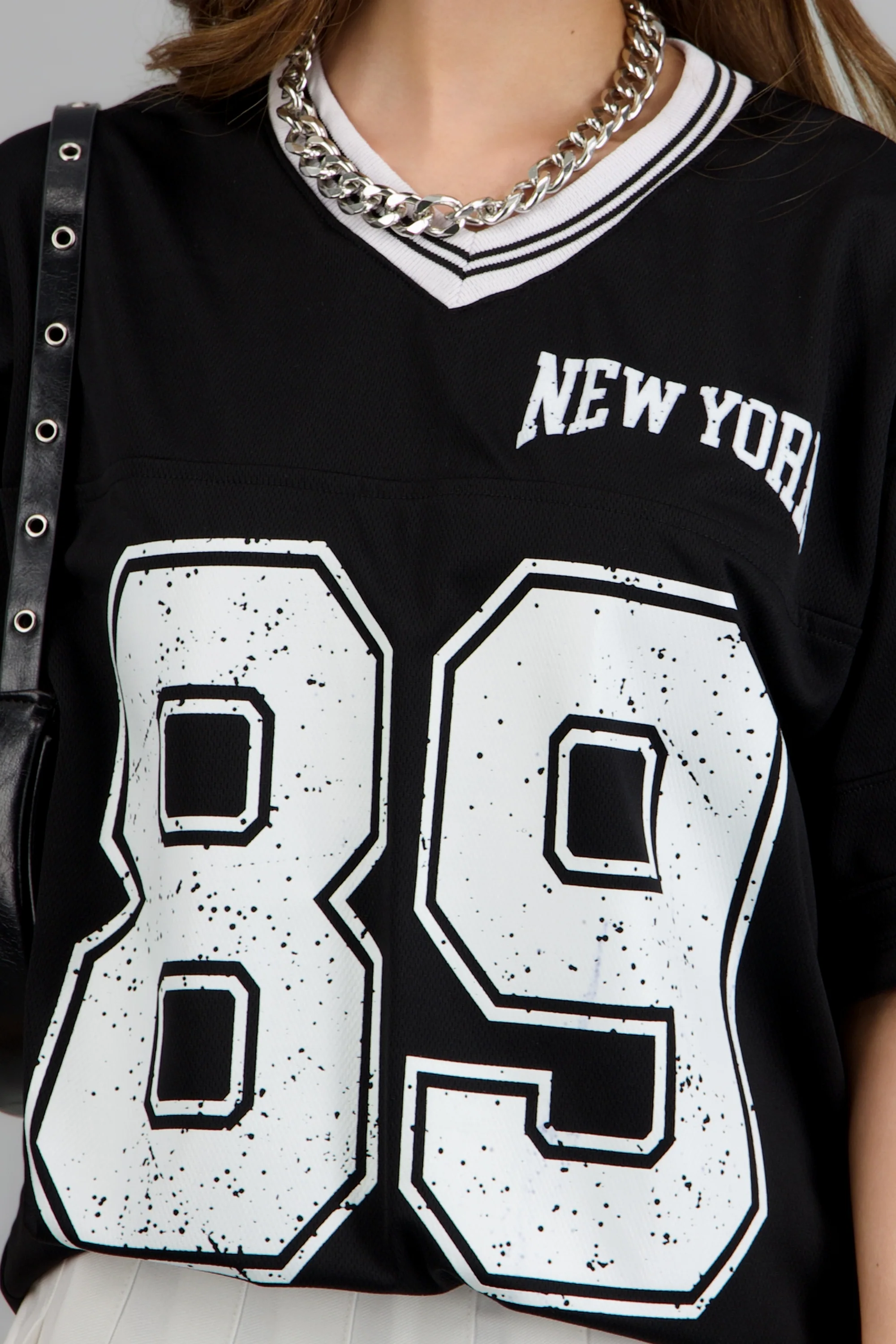 Playera oversized estampado numero - Image 5