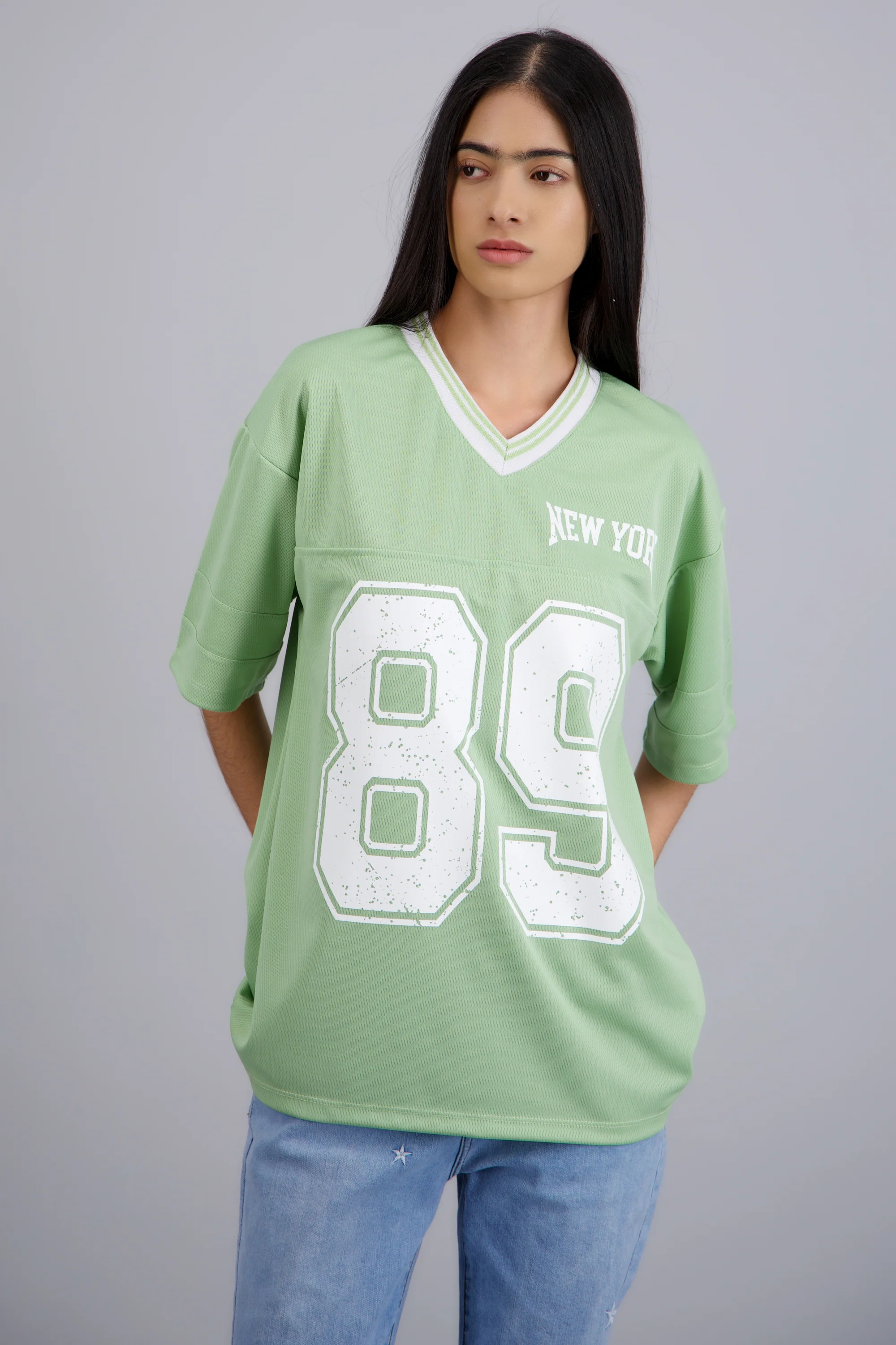 Playera oversized estampado numero - Image 2