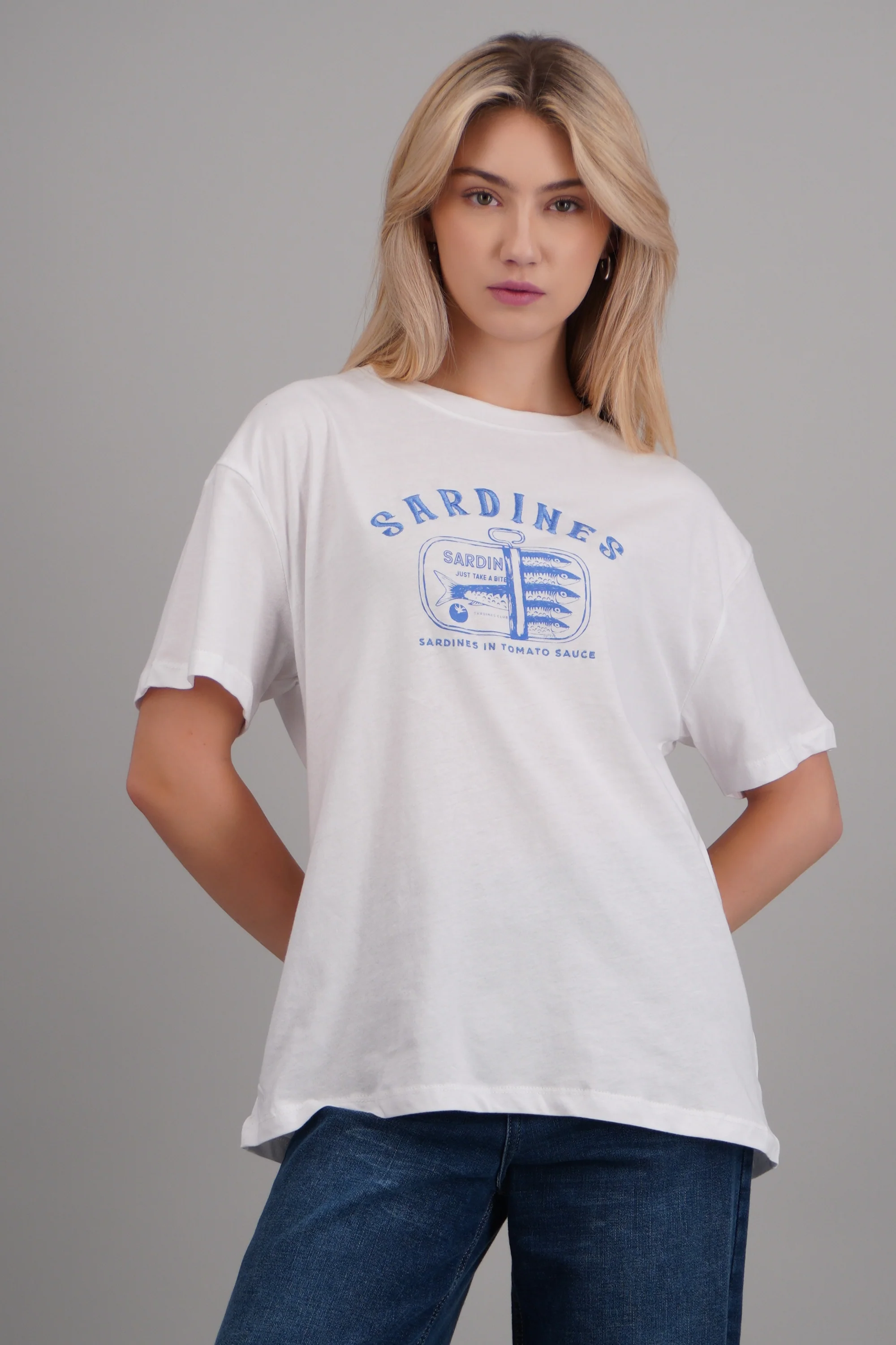 Playera oversized bordado sardinas - Image 2