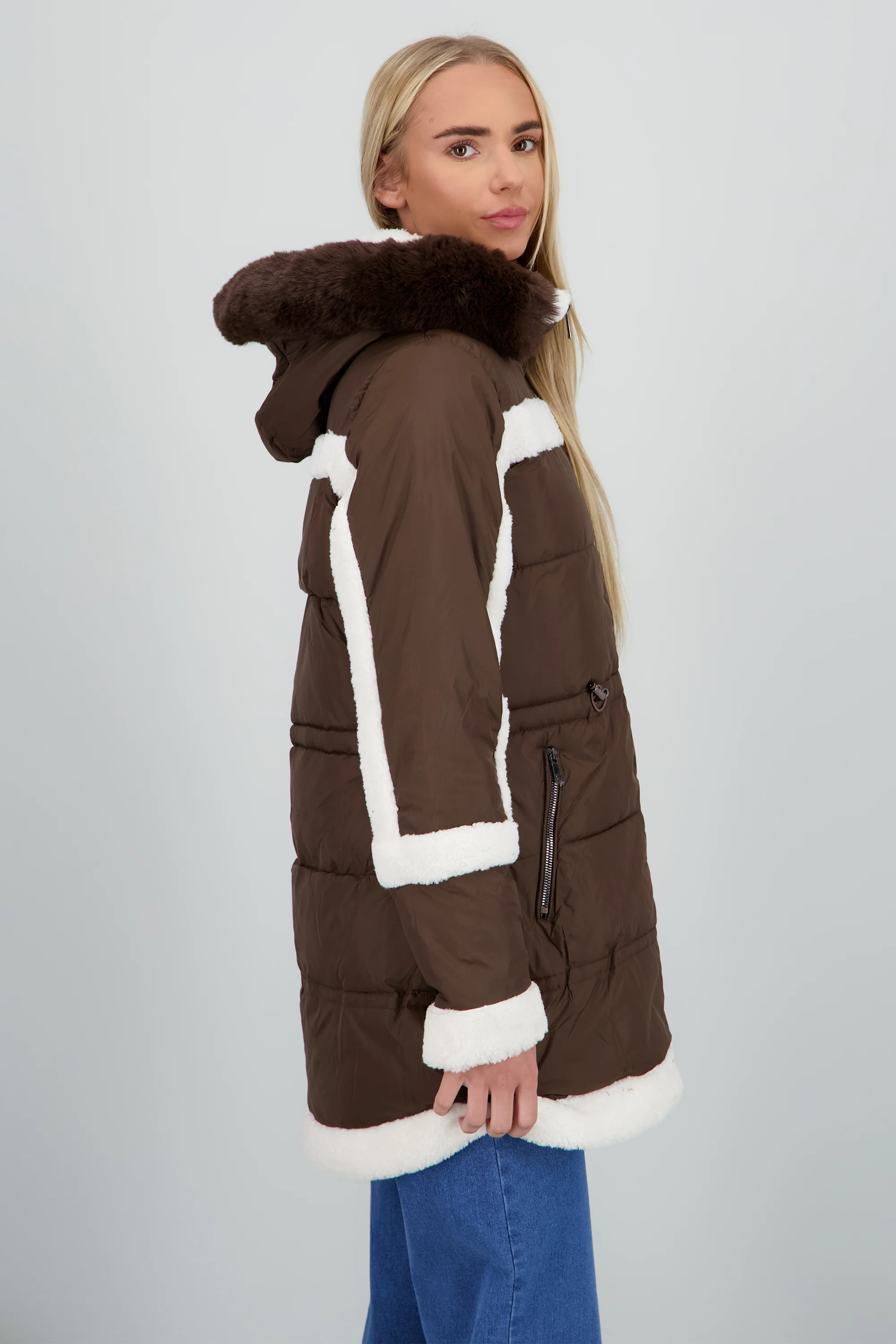 Puffer detalle peluche - Image 3