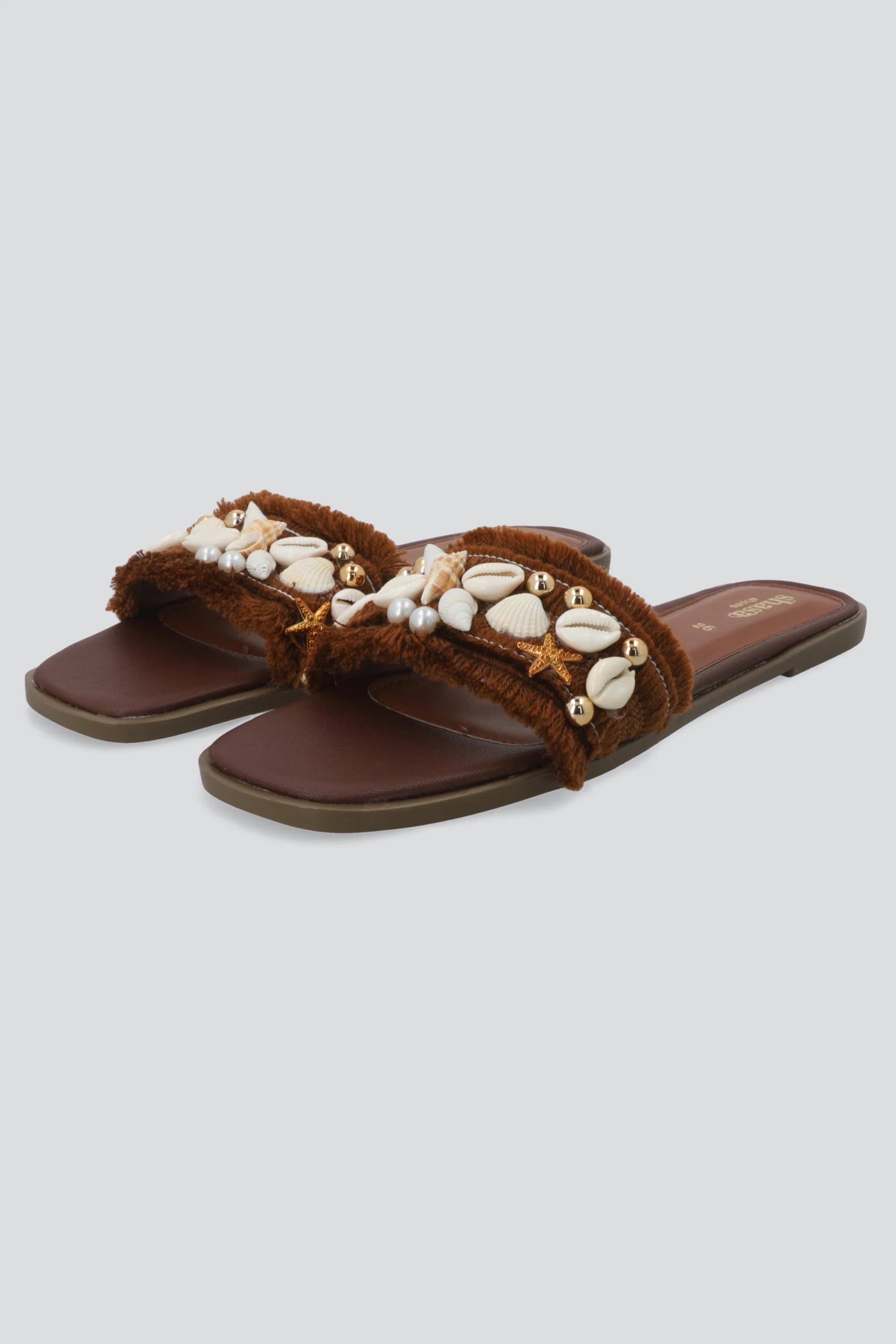 SANDALIA MULA CONCHAS FLECOS - Image 2