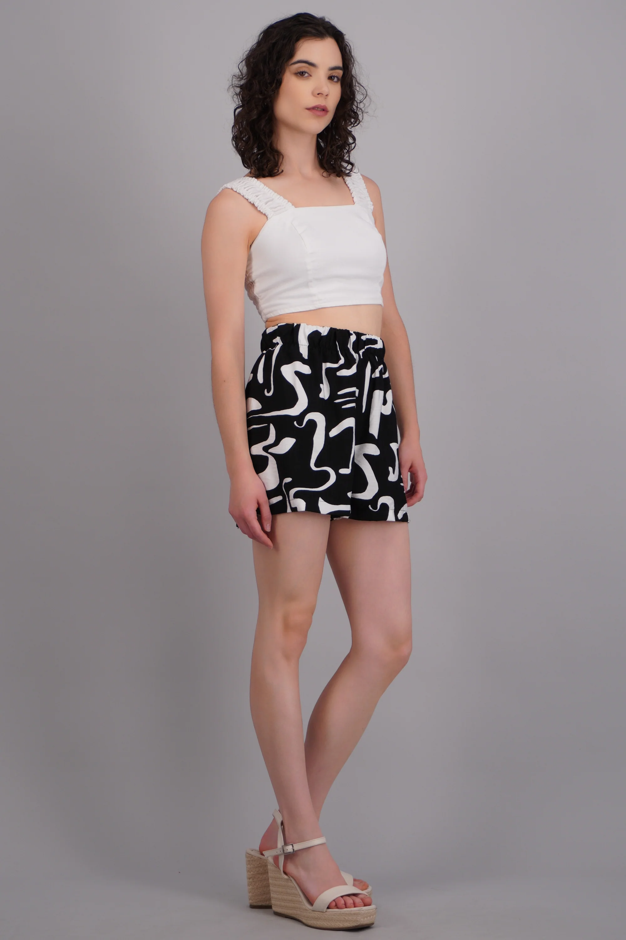 Short detalle resorte estampado geometrico - Image 2