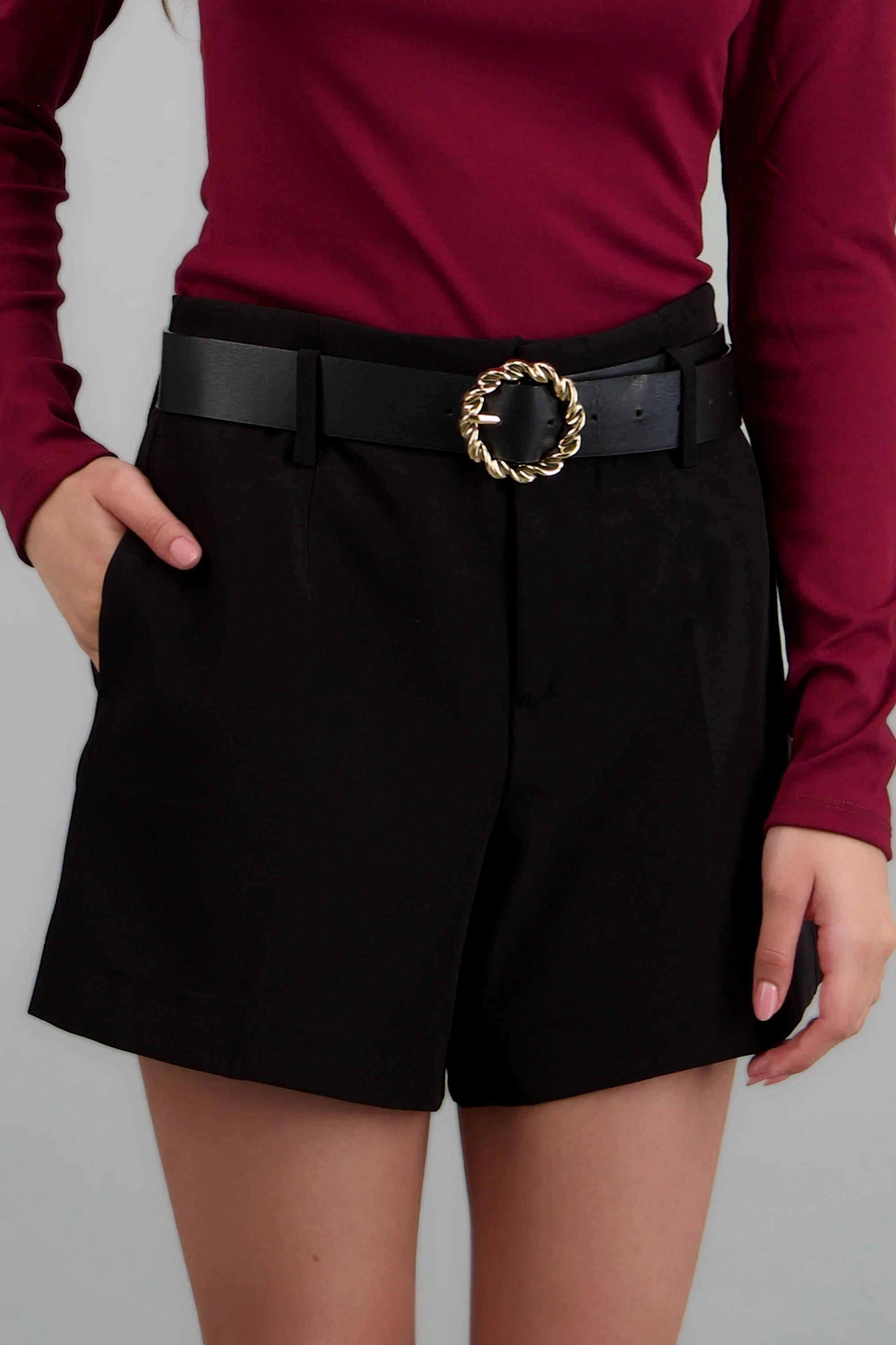 Shorts sastreados detalle cinturon - Image 5