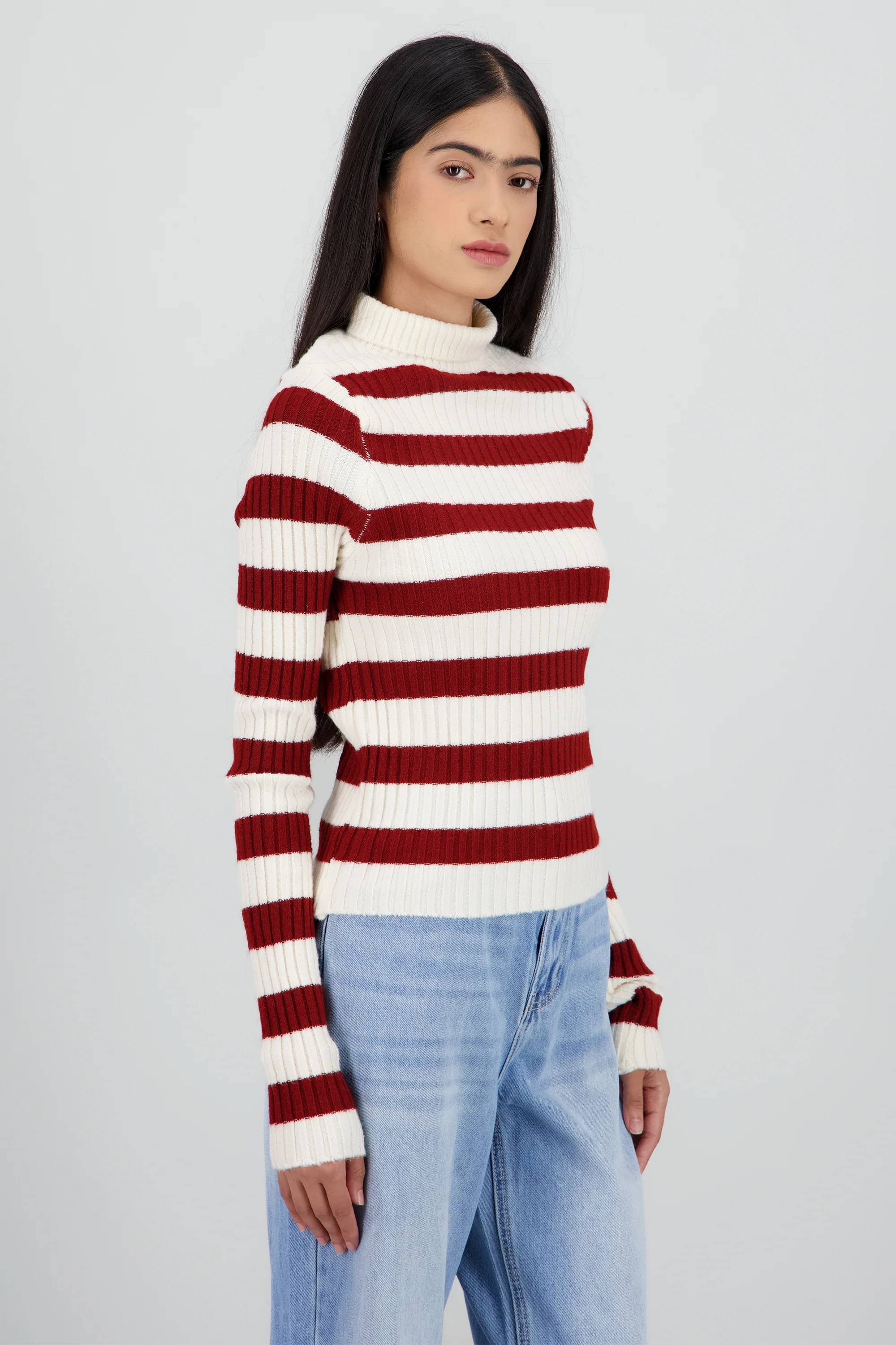 Sueter tejido cuello alto rayas - Image 3