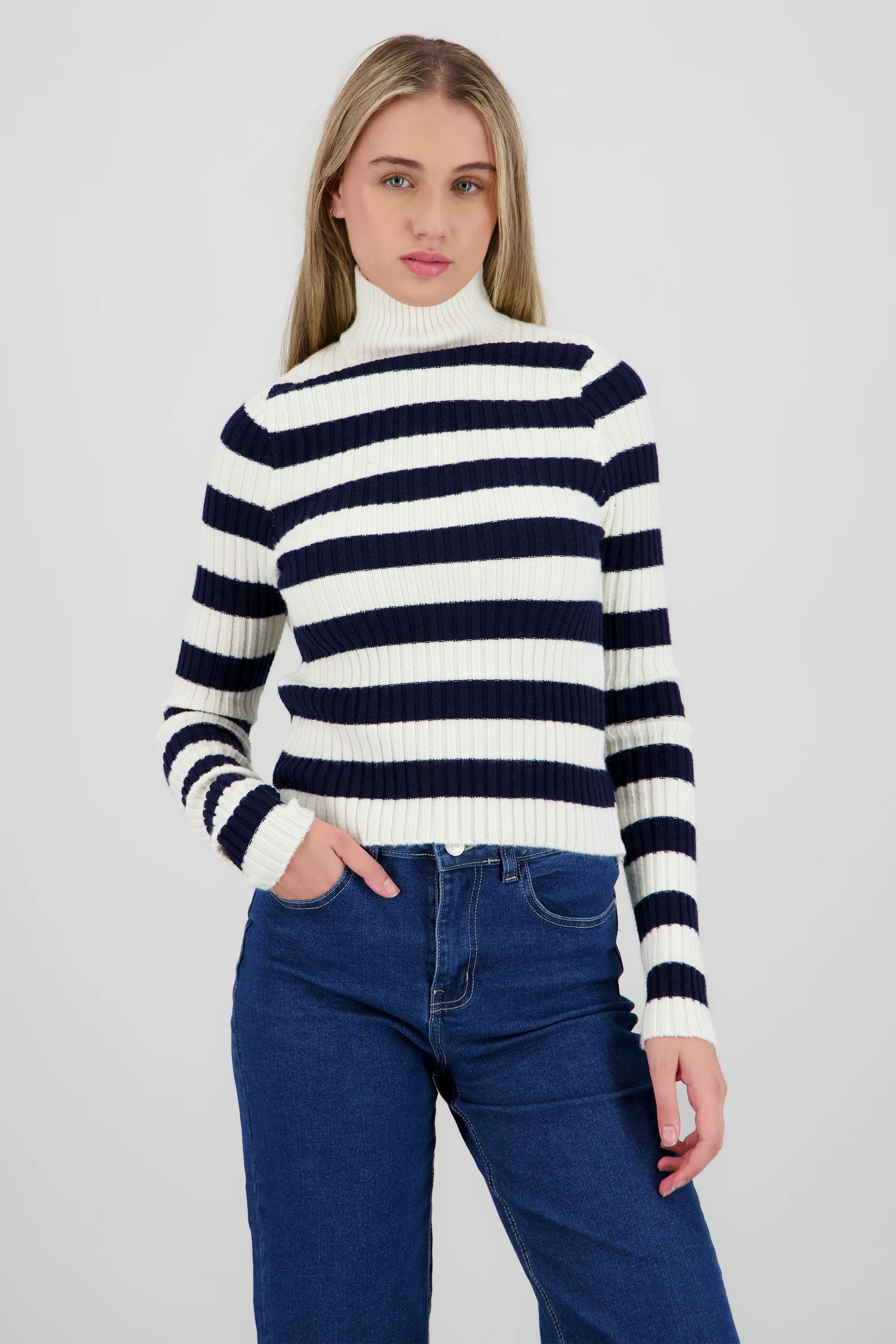 Sueter tejido cuello alto rayas