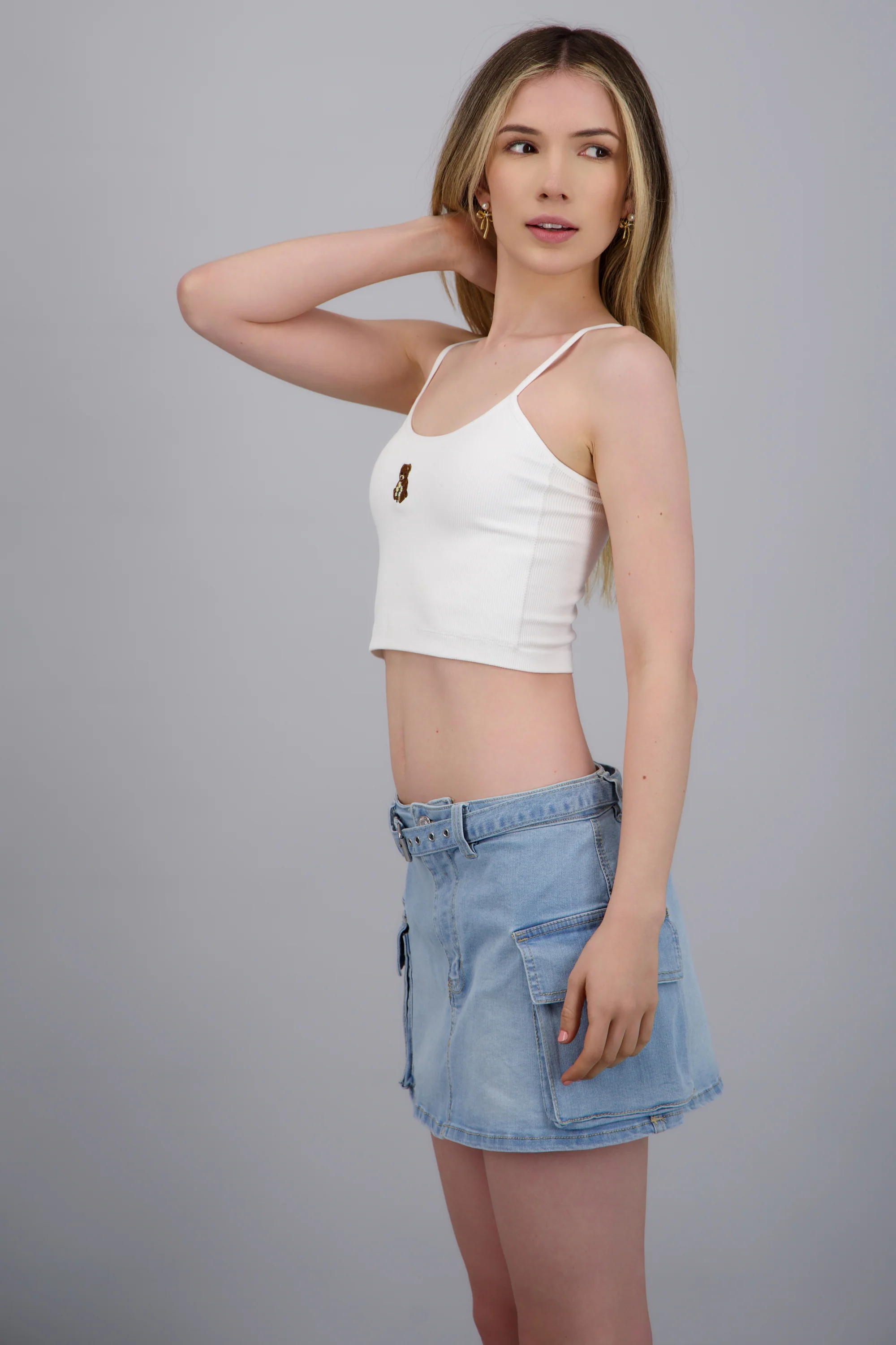 Tank top crop con detalle de oso - Image 2