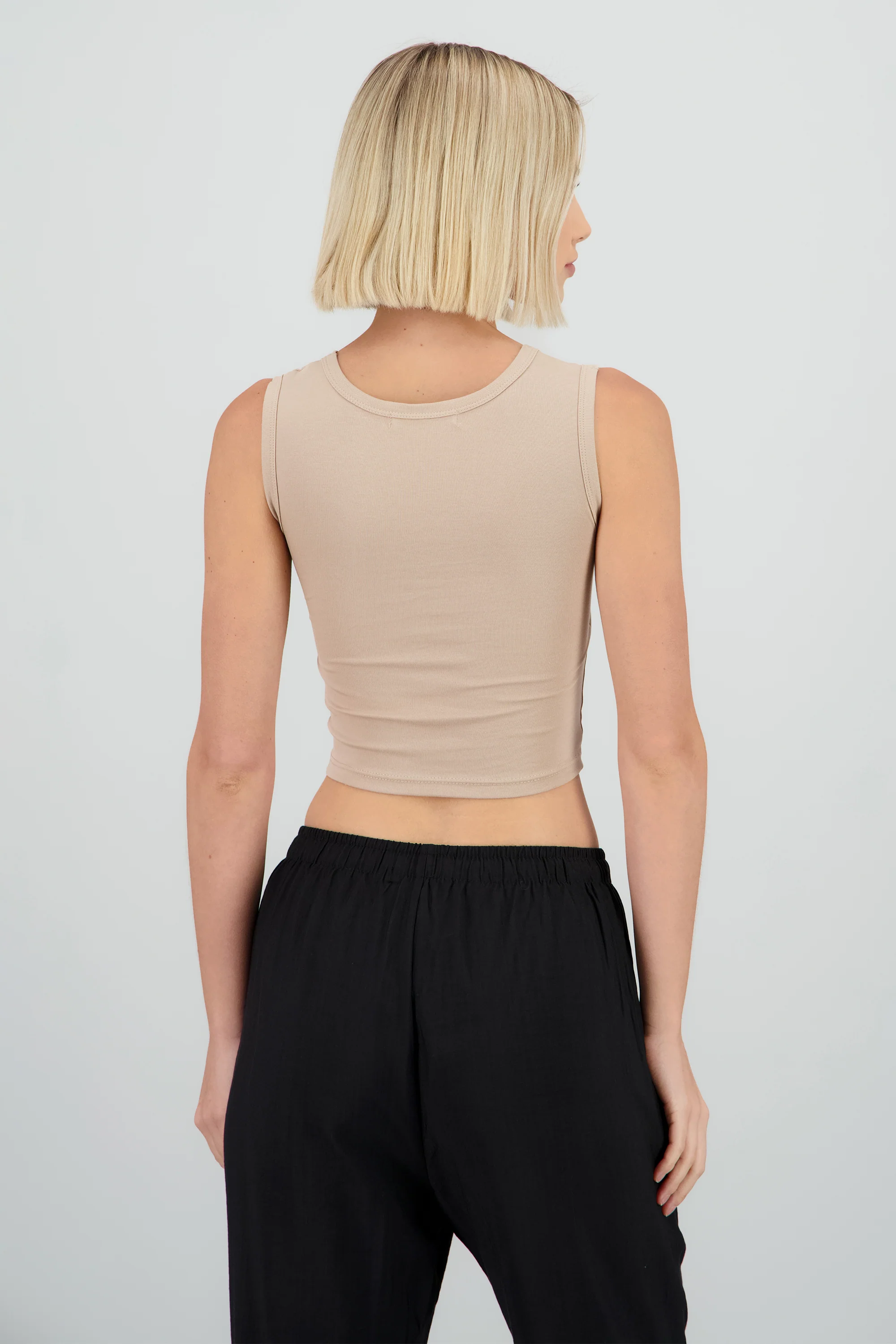 Tank top lisa con copas - Image 4