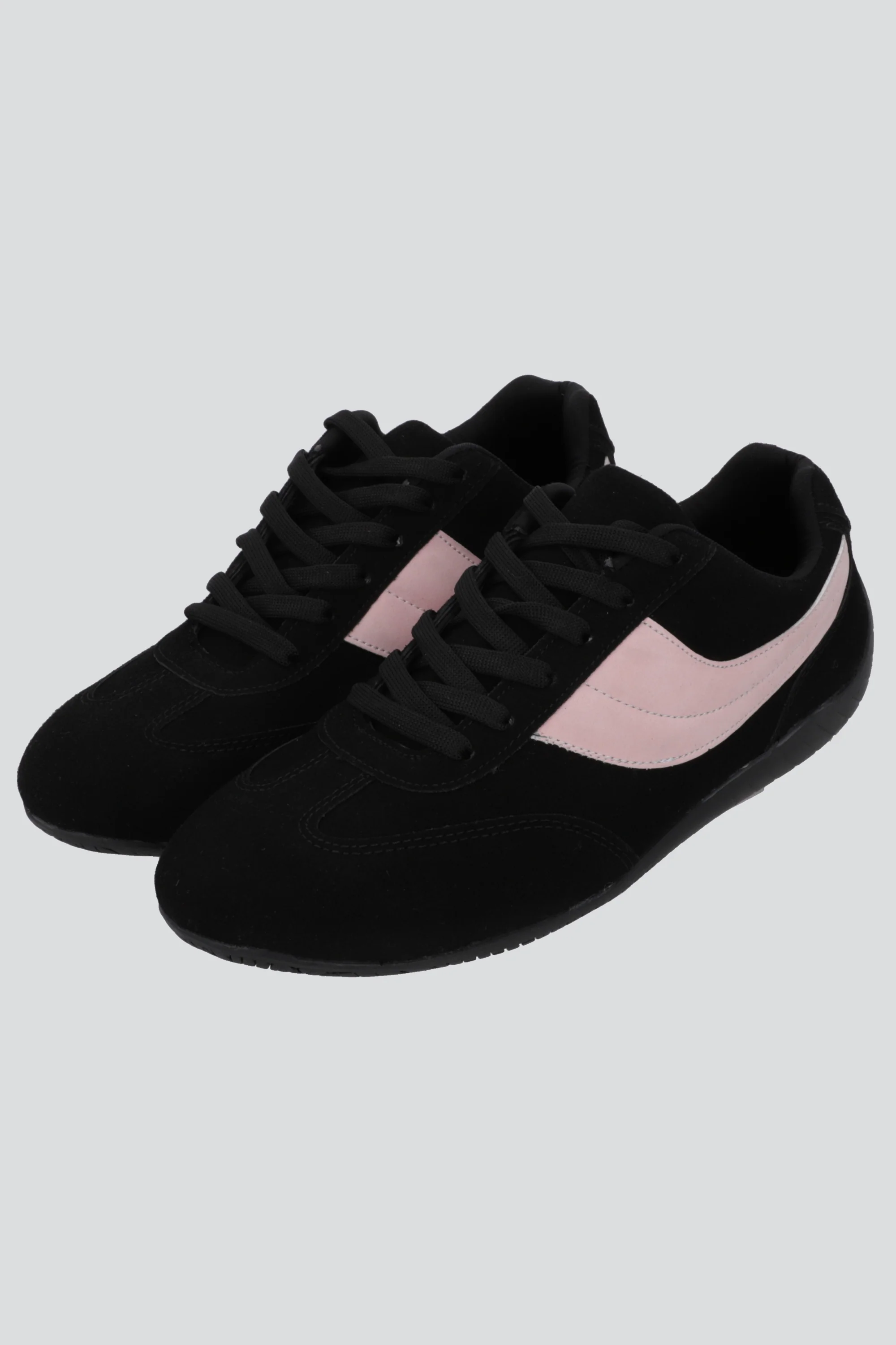Tenis delgado gamuza lineas