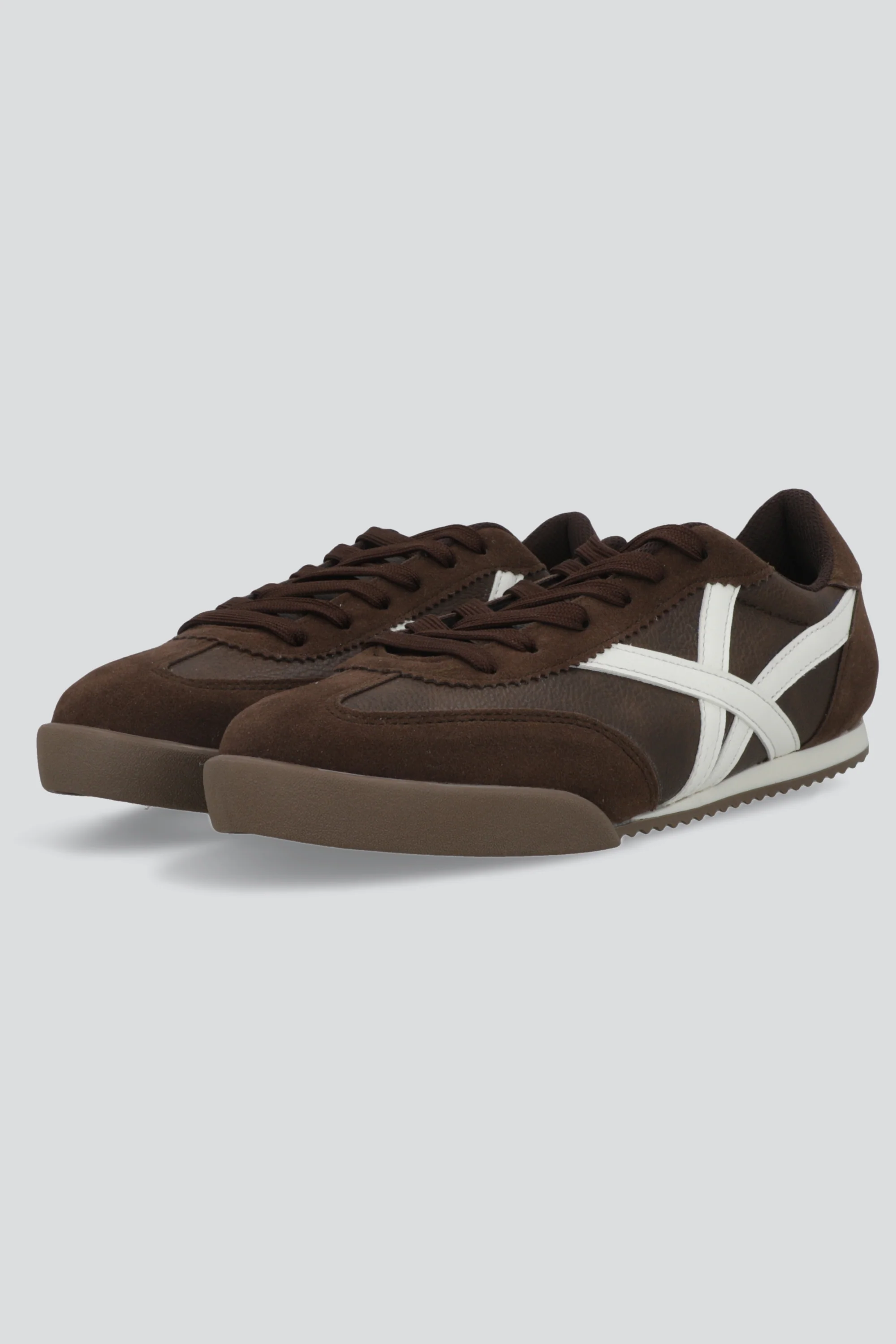Tenis suela delgada lineas cruzadas - Image 2
