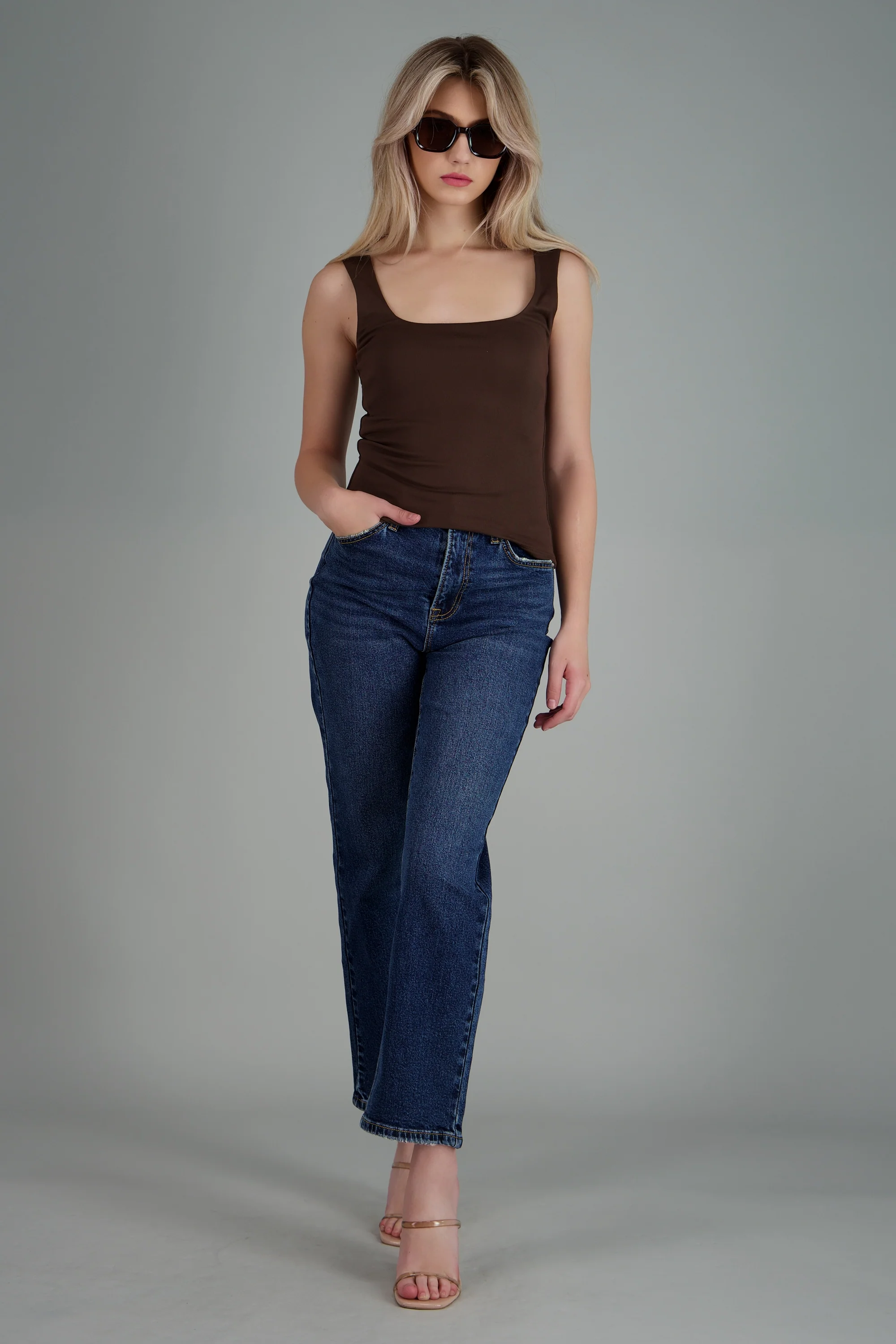 Top con tirantes liso suave - Image 2