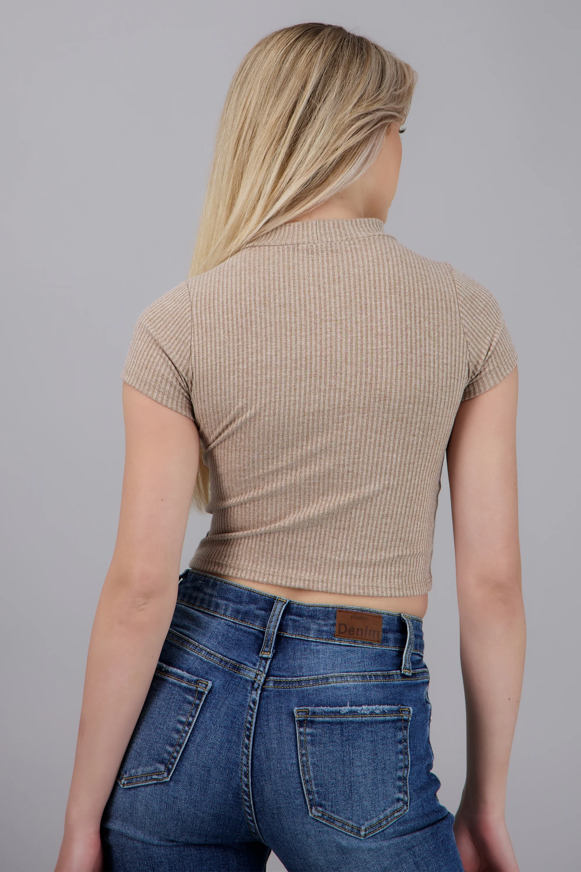 Top crop de rib manga corta con cuello alto - Image 4