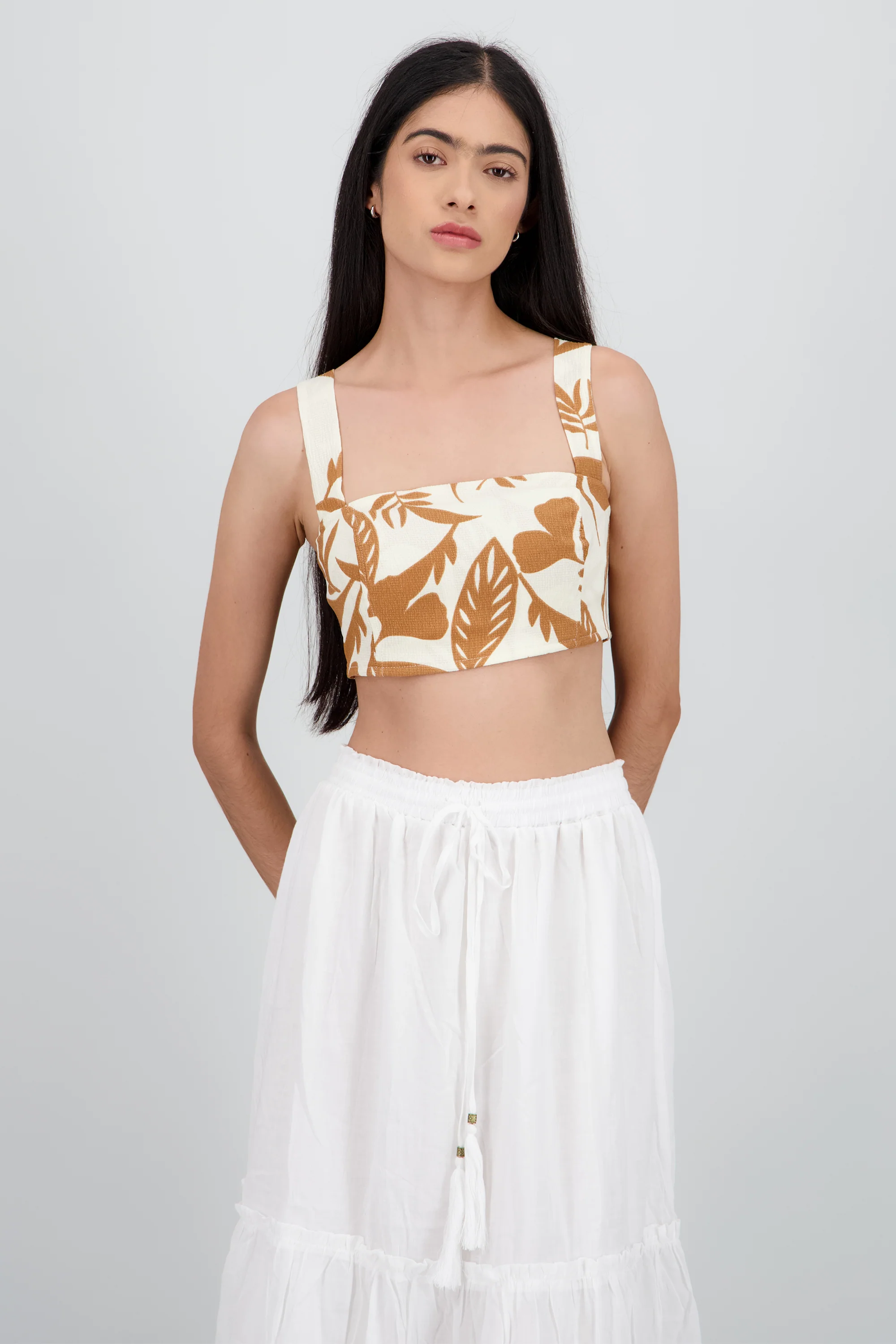 Top crop tirantes detalle smock