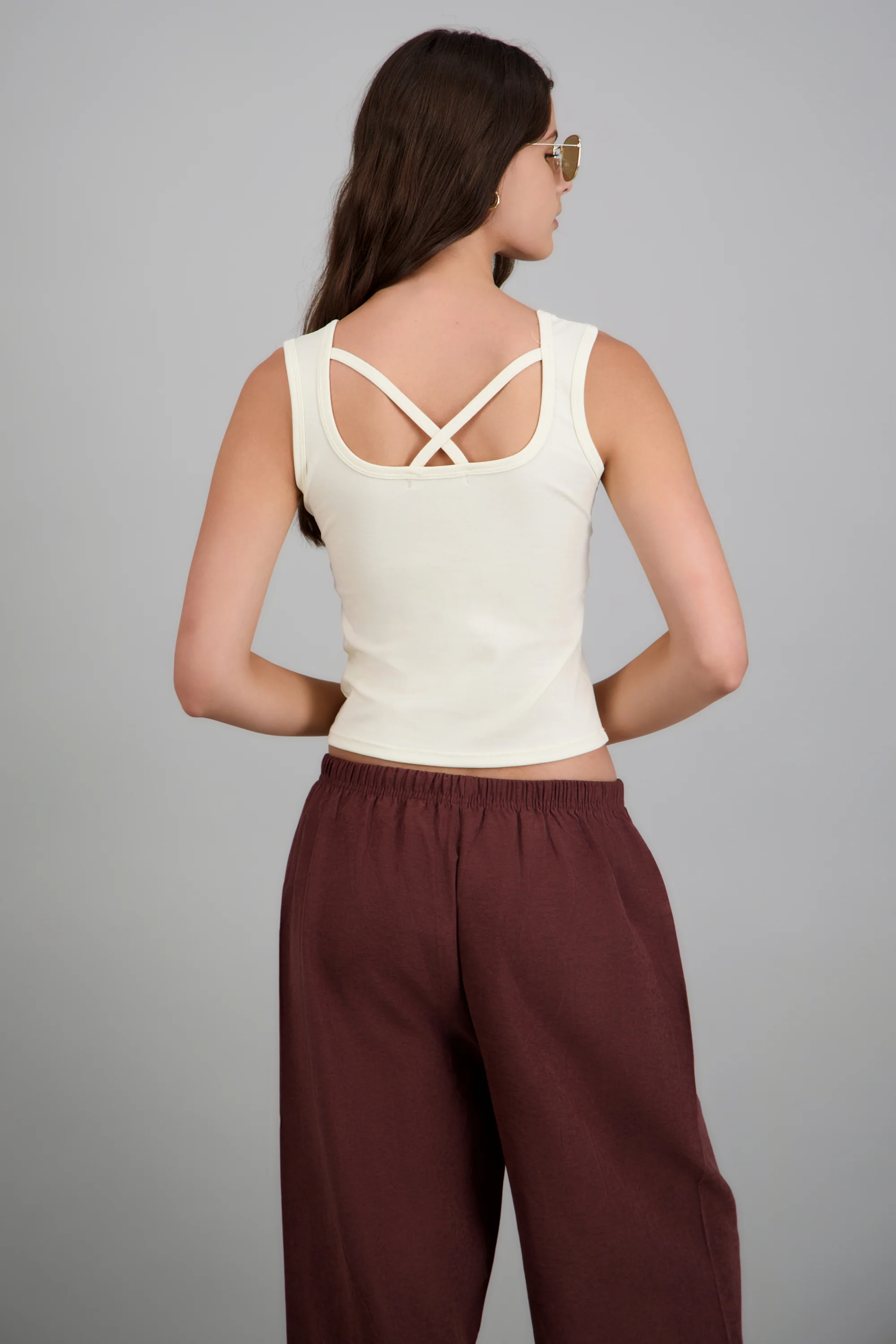 Top cuello cuadrado con copas - Image 2