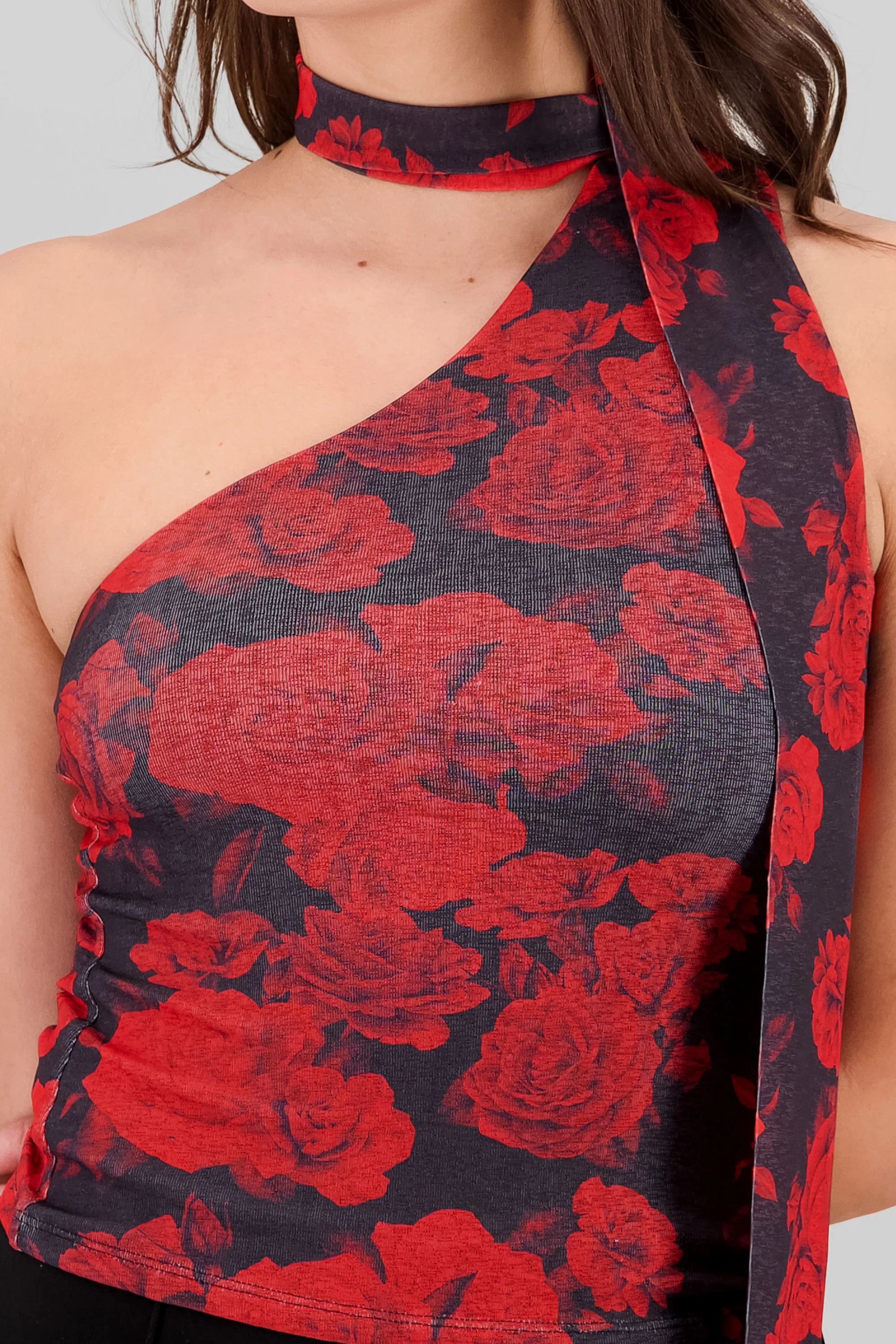 Top de rosas asimetrico con detalle en cuello - Image 5