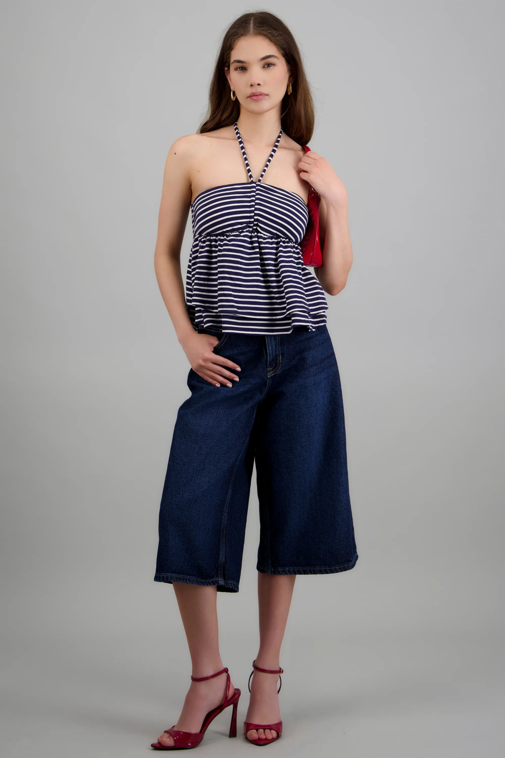 Top escote halter tirantes rayas detalle peplum