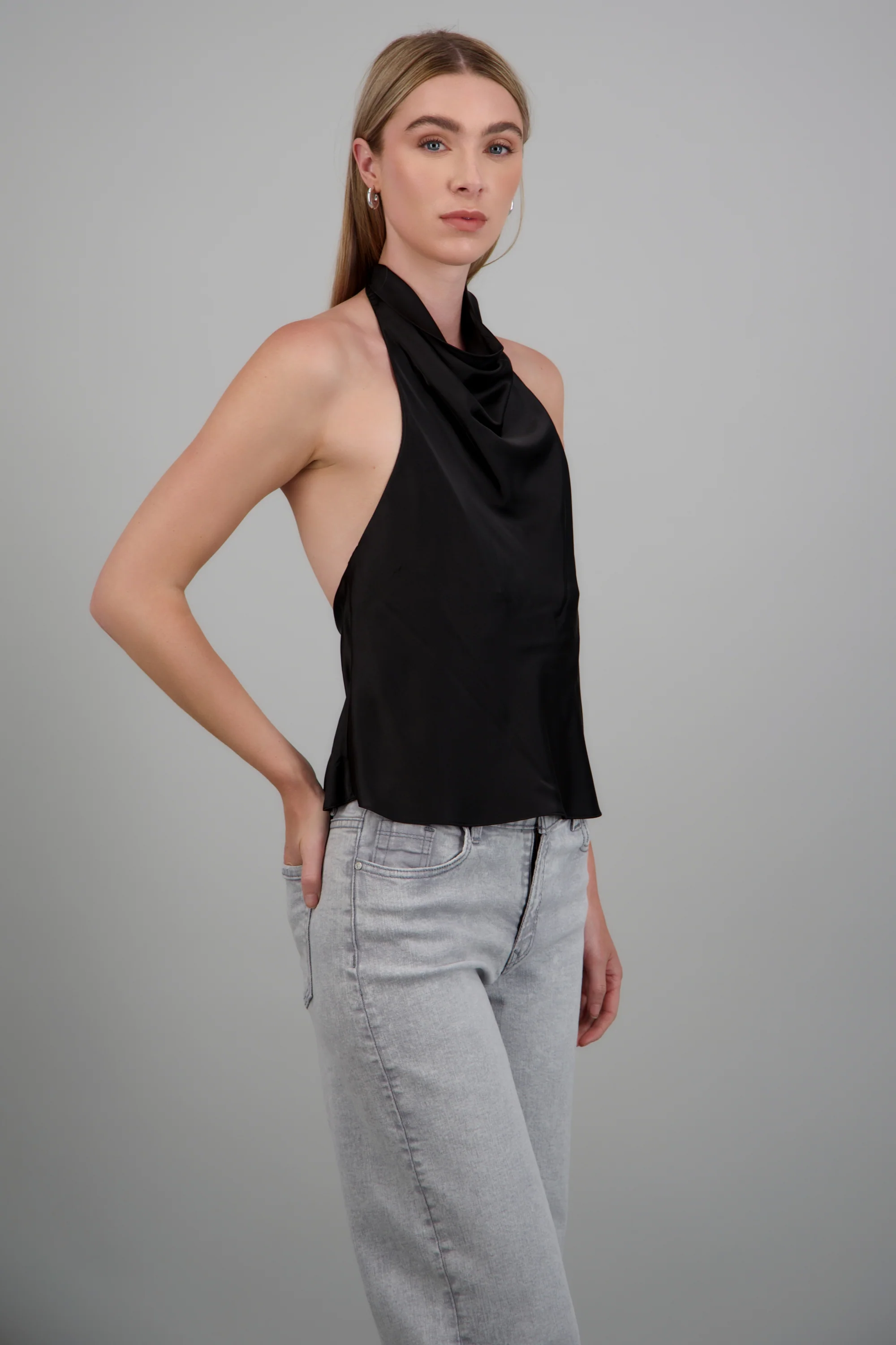 Top halter de cuello cascada satinado - Image 4