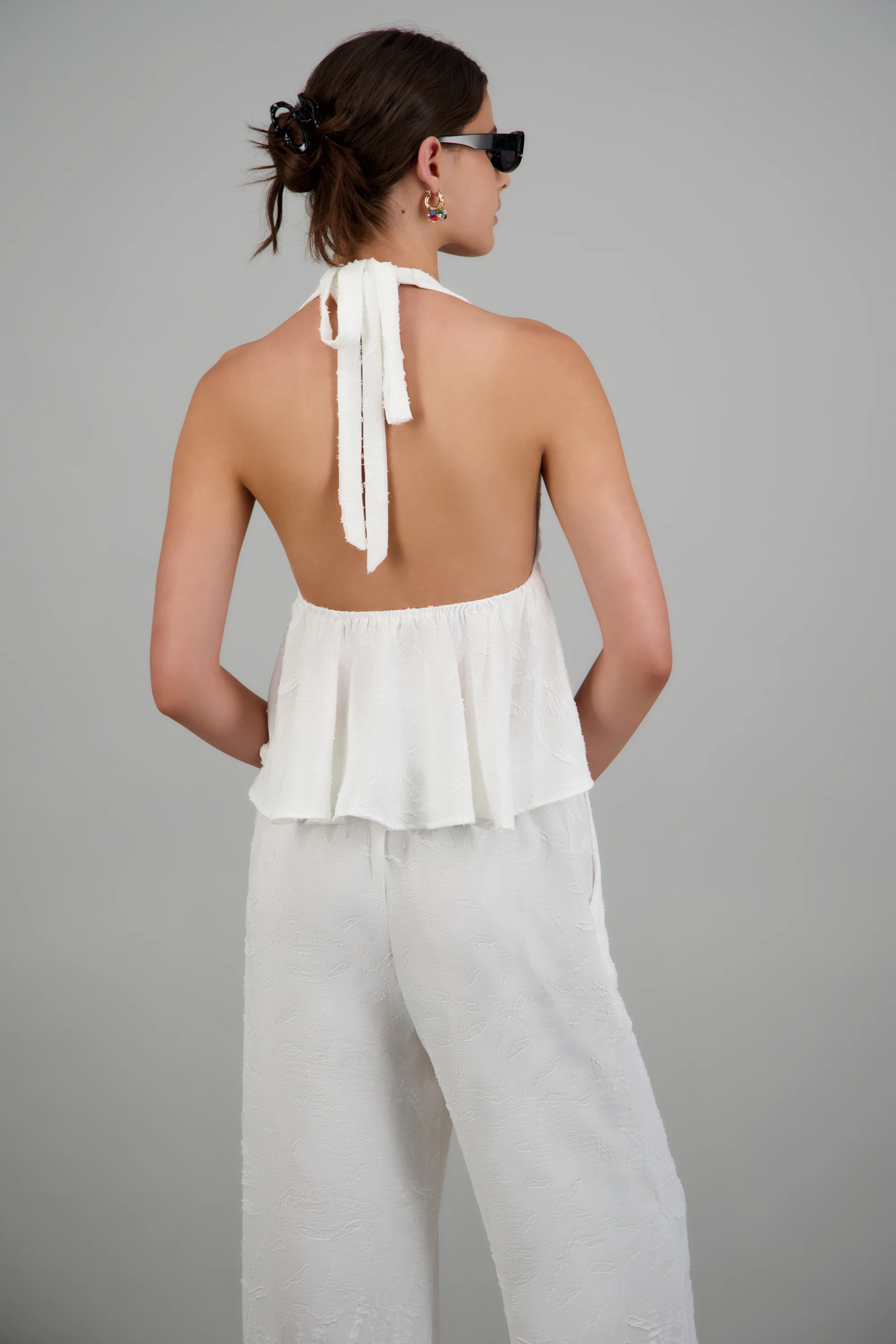 Top halter detalle abertura textura - Image 2